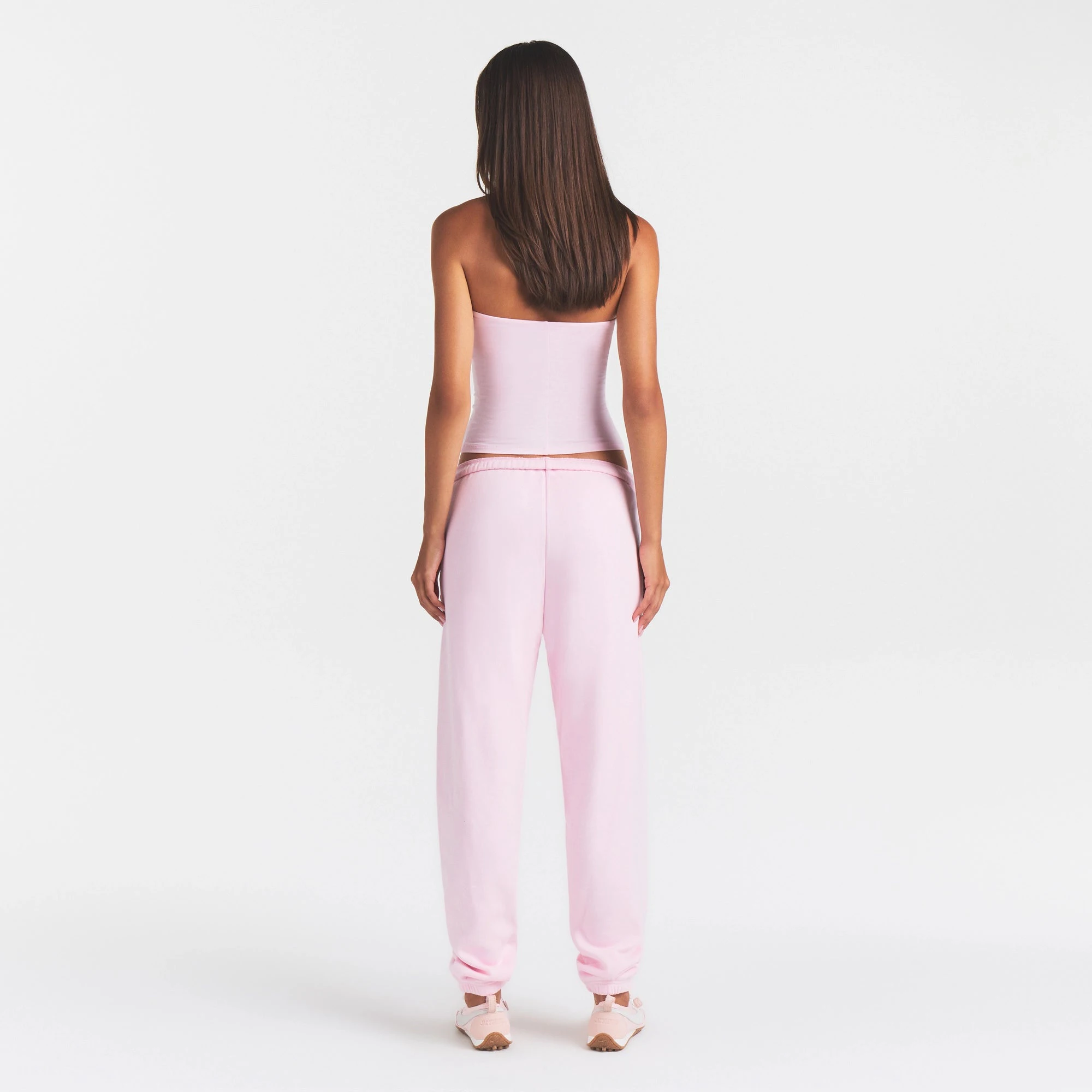 COTTON FLEECE CLASSIC JOGGER | CHERRY BLOSSOM ON A MODEL FRONT VIEW @ | FOCUS: 0.0, 1.0, 0.9