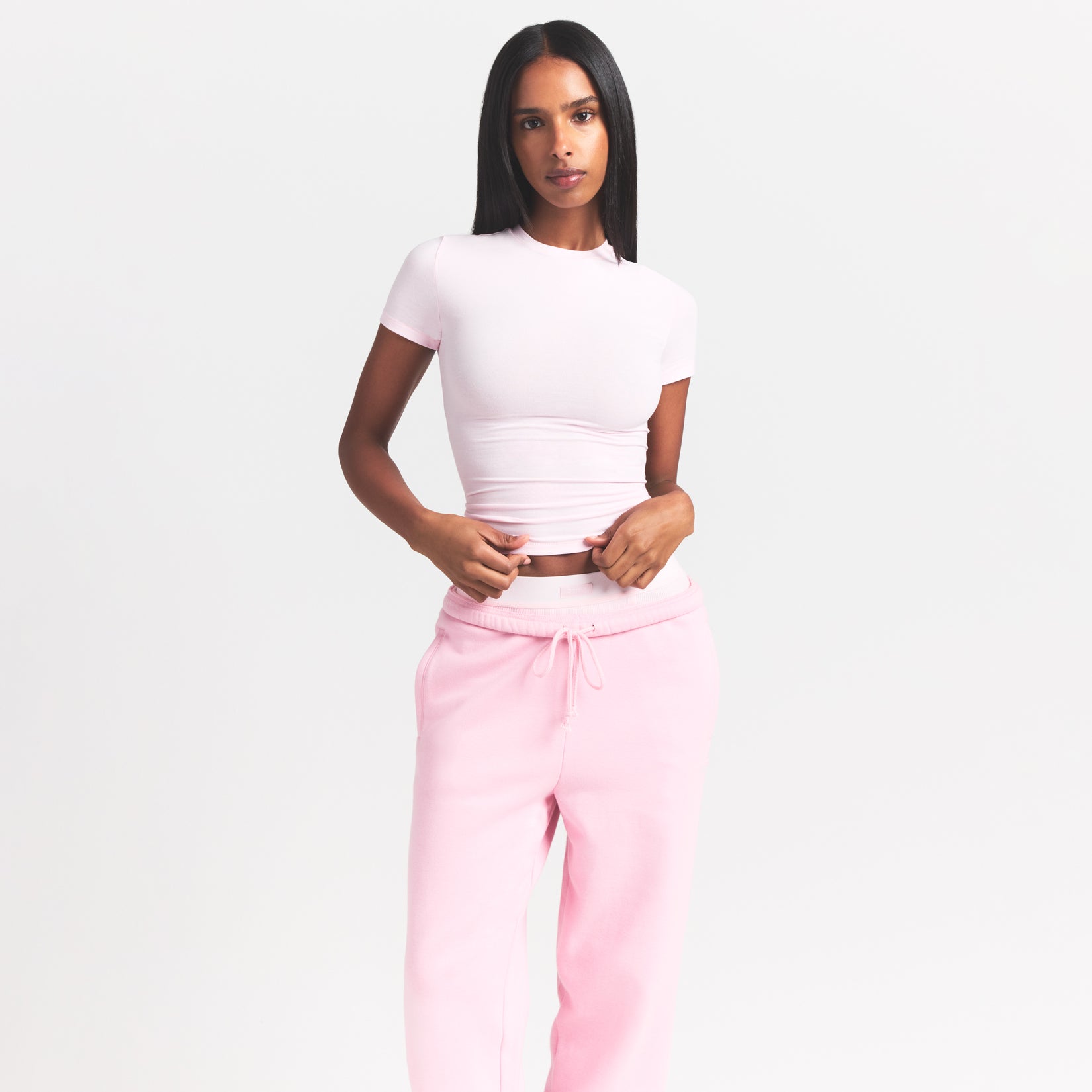 COTTON FLEECE CLASSIC JOGGER | HALITE ON A MODEL FRONT VIEW S | FOCUS: 0.0, 1.0, 0.9