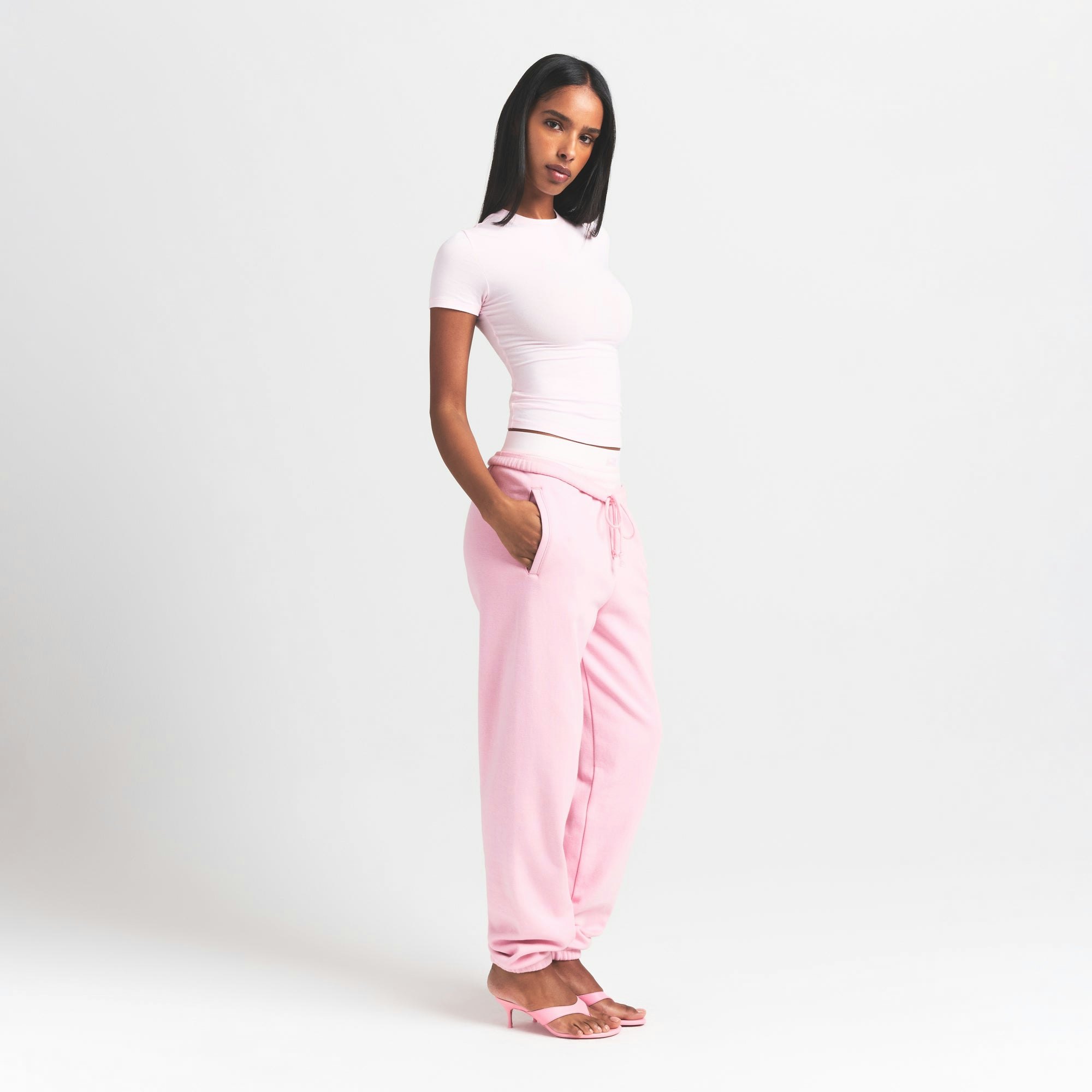 COTTON FLEECE CLASSIC JOGGER | HALITE ON A MODEL SIDE VIEW S | FOCUS: 0.0, 1.0, 0.9