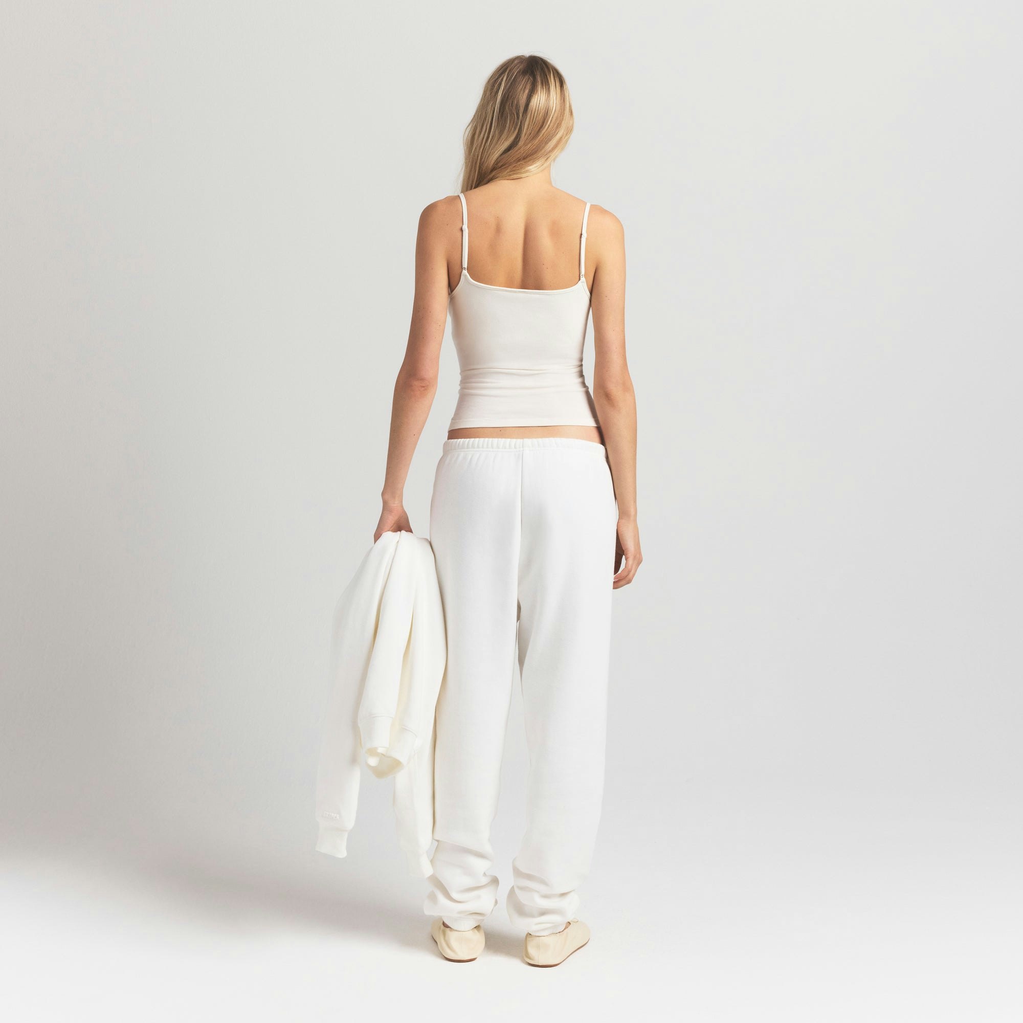 COTTON FLEECE CLASSIC JOGGER | MARBLE ON A MODEL BACK VIEW S | FOCUS: 0.0, 1.0, 0.9