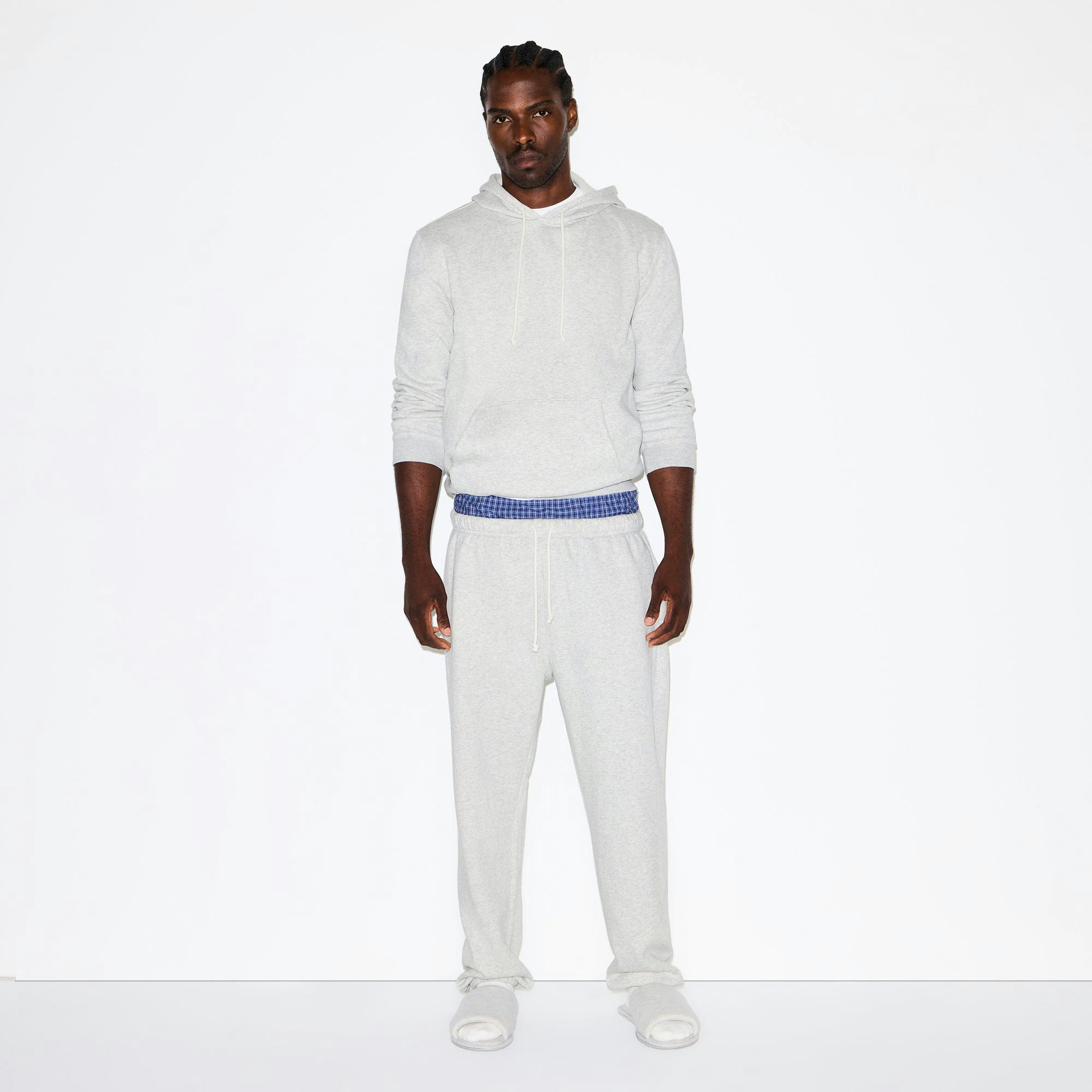 FLEECE LOUNGE MENS RELAXED JOGGER | LIGHT HEATHER GREY ON A MODEL FRONT VIEW @ | FOCUS: 0.0, 1.0, 0.9