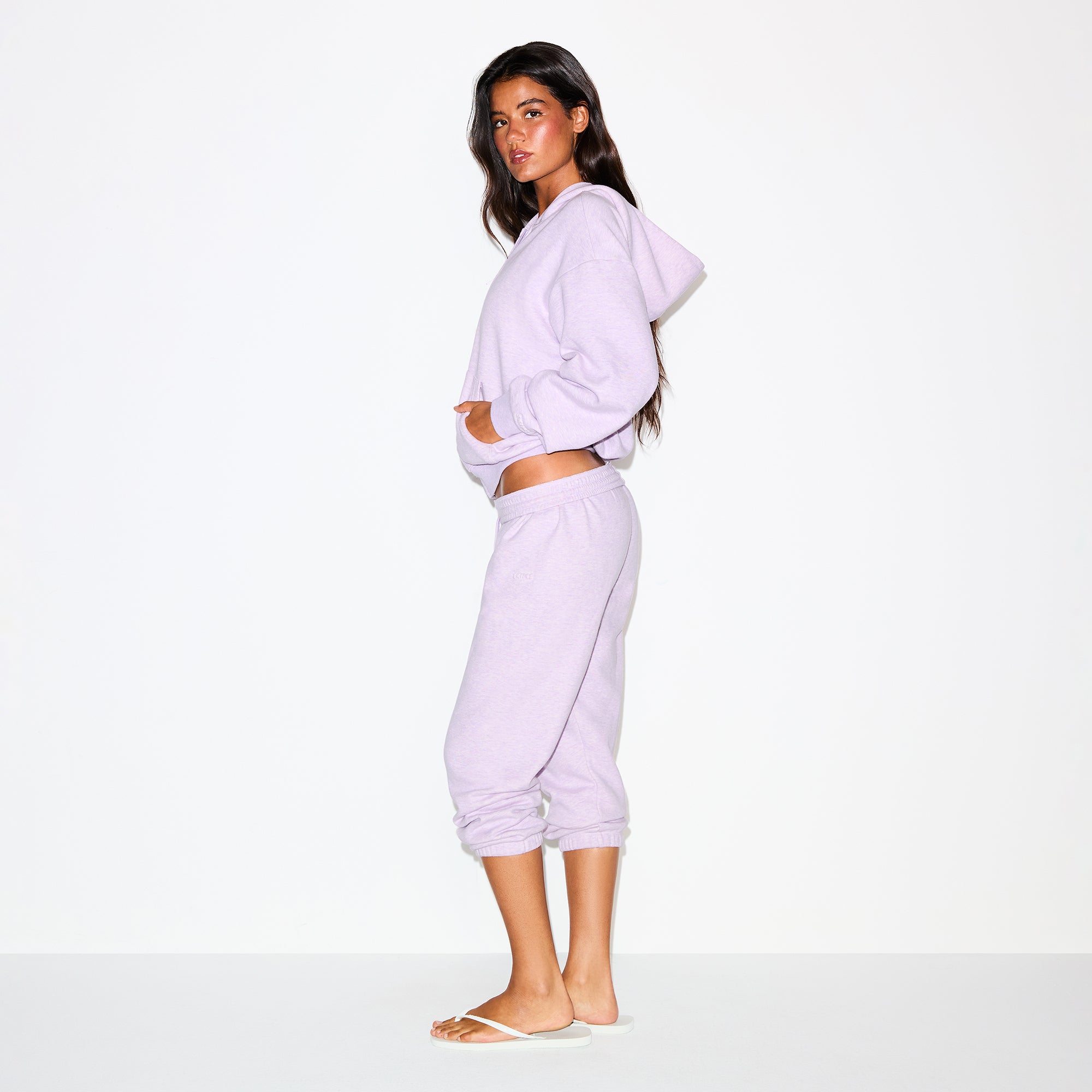 ボトムスその他 Chloe Cotton fleece joggers COTTON FLEECE LOW RISE CAPRI JOGGER | PURPLE HEATHER