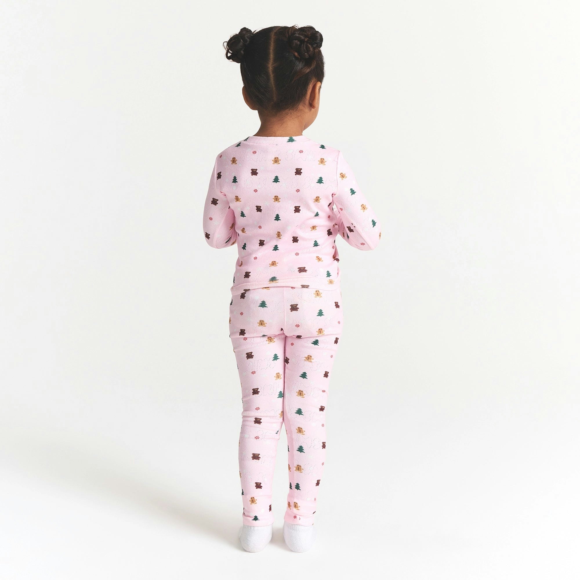 CACTUS PLANT FLEA MARKET X SKIMS PLUSH POINTELLE KIDS LONG SLEEVE SET | CHERRY BLOSSOM SNOW PRINT ON A MODEL BACK VIEW @ | FOCUS: 0.0, 1.0, 0.9