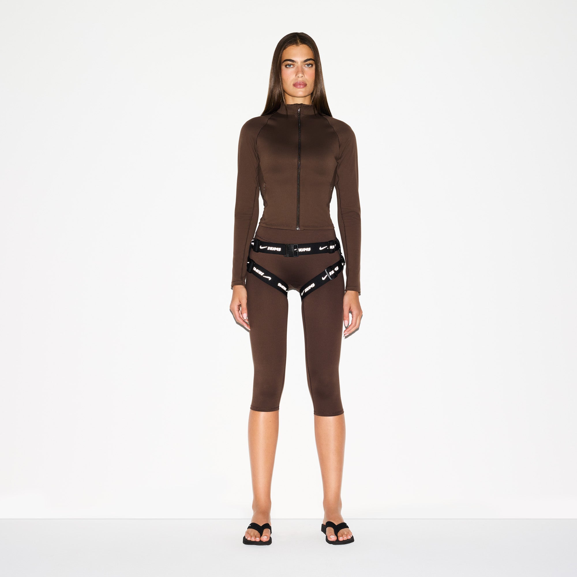 NikeSKIMS MATTE CROP 17