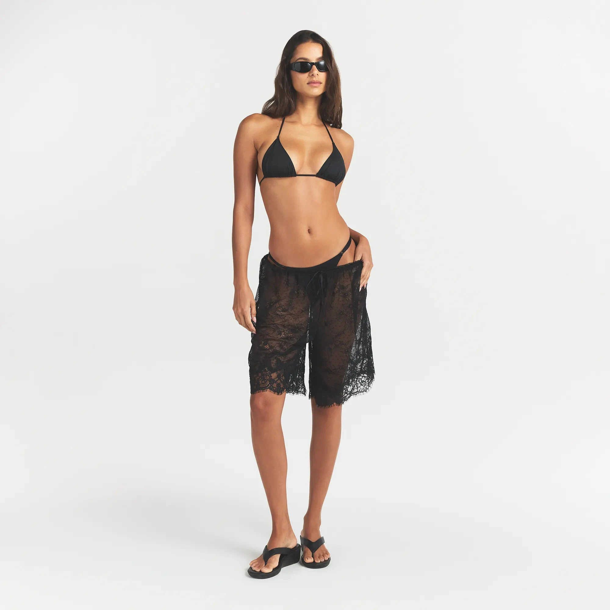 ULTRA FINE LACE SHORT | OBSIDIAN ON A MODEL FRONT VIEW @ | FOCUS: 0.0, 1.0, 0.9