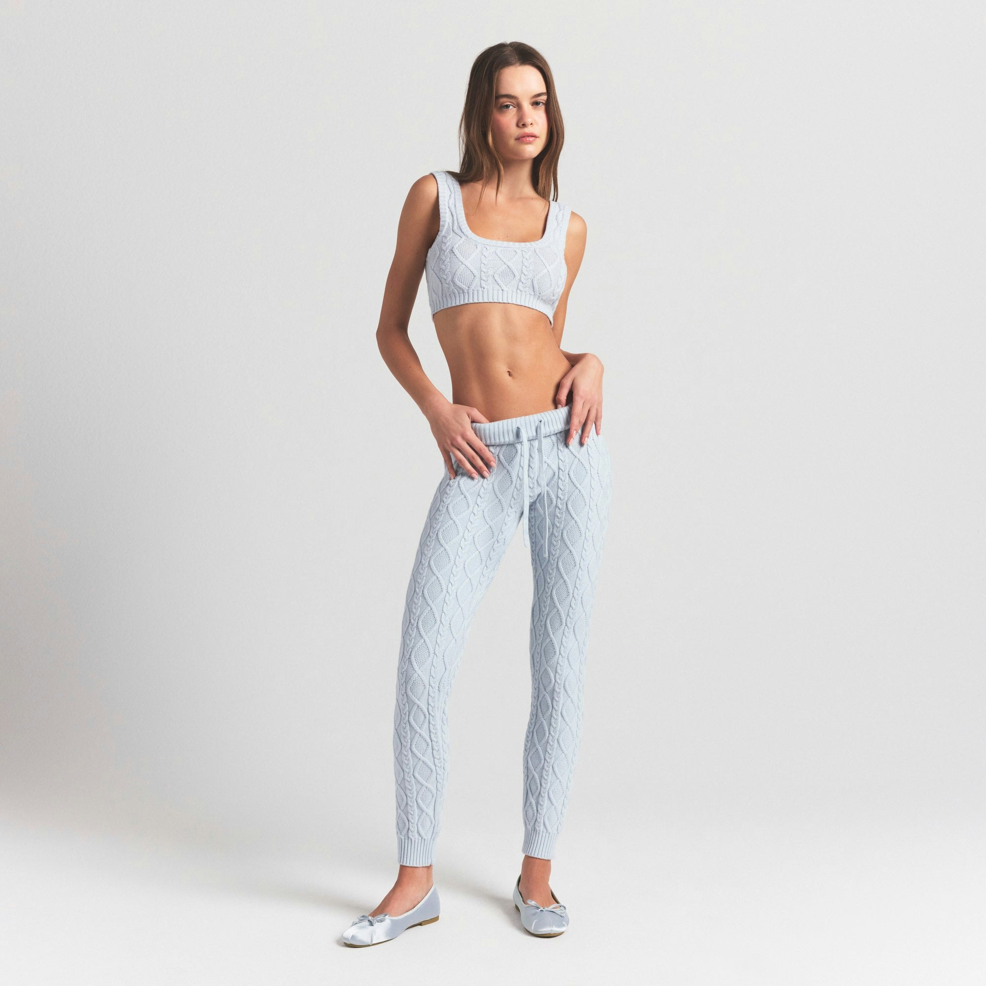 SWEATER KNITS CABLE LEGGING | ZEN BLUE ON A MODEL FRONT VIEW @ | FOCUS: 0.0, 1.0, 0.9