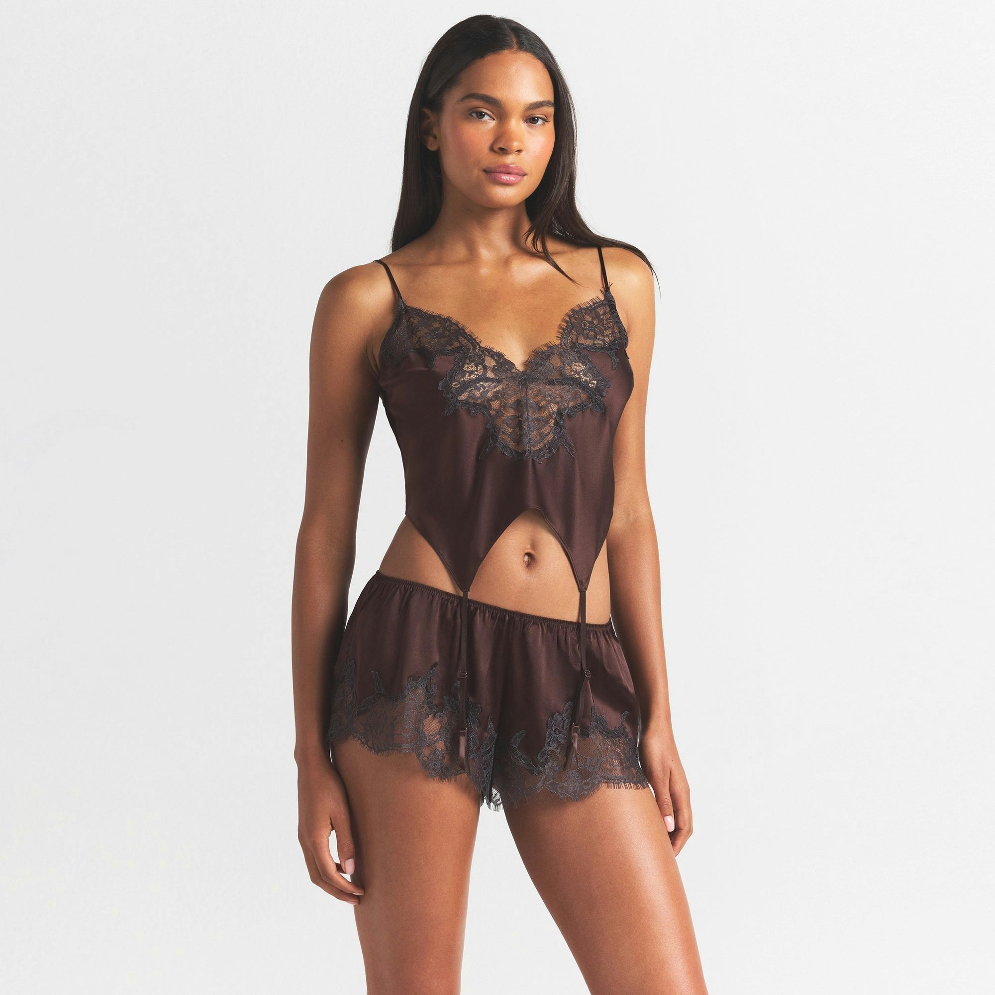 SILK LACE GARTER AND CAMI SHORT SET | ESPRESSO CONTRAST ON A MODEL SIDE VIEW @ | FOCUS: 0.0, 1.0, 0.9