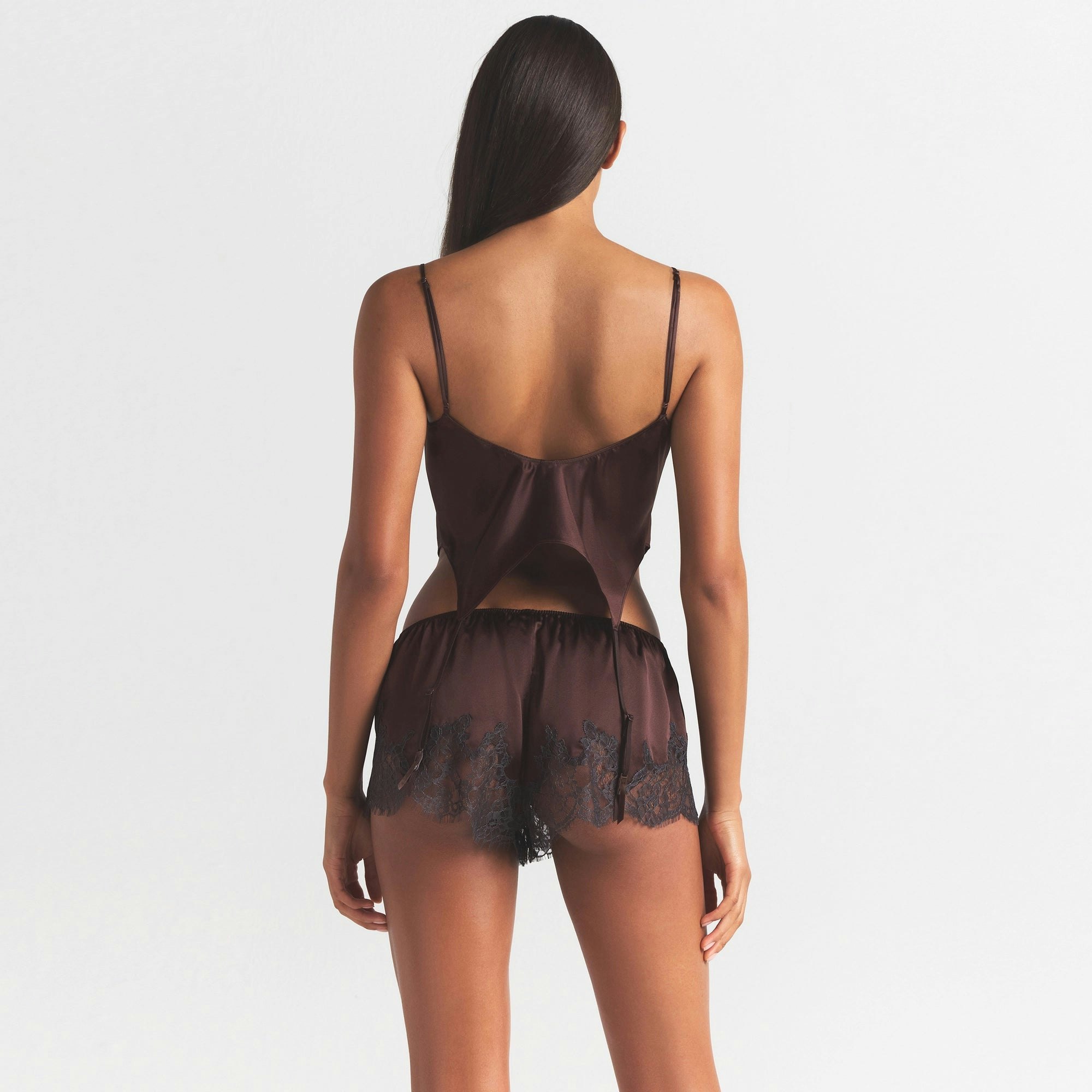 SILK LACE GARTER AND CAMI SHORT SET | ESPRESSO CONTRAST ON A MODEL SIDE VIEW @ | FOCUS: 0.0, 1.0, 0.9