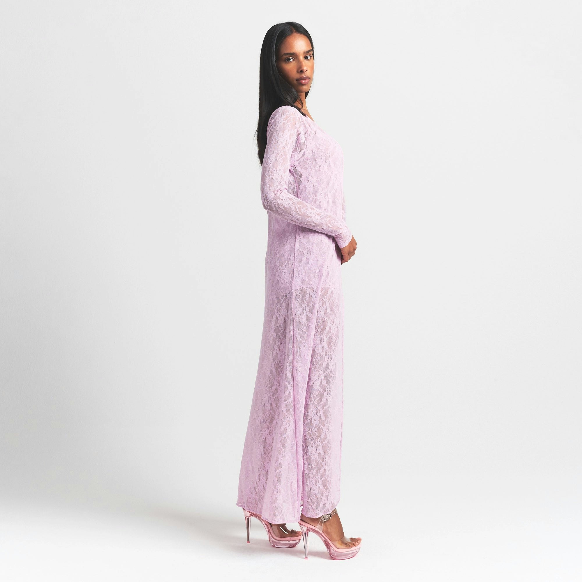 STRETCH LACE LONG ROBE | BABY PINK ON A MODEL FRONT VIEW @ | FOCUS: 0.0, 1.0, 0.9