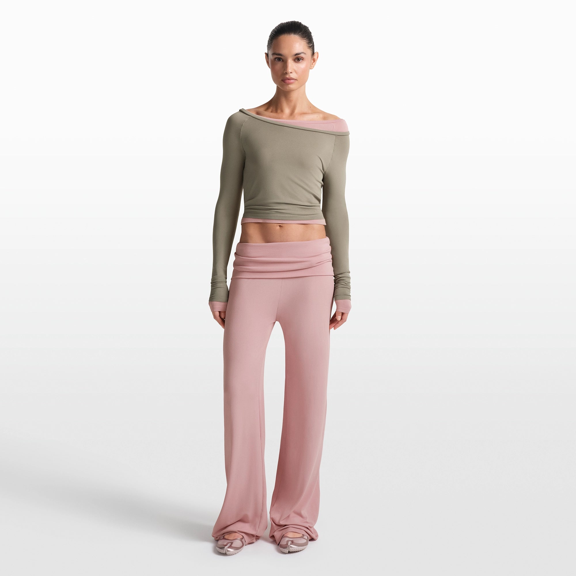 NikeSKIMS STRETCH KNIT LONG SLEEVE BOATNECK TOP | DUNE ON A MODEL FRONT VIEW @ | FOCUS: 0.0, 1.0, 0.9