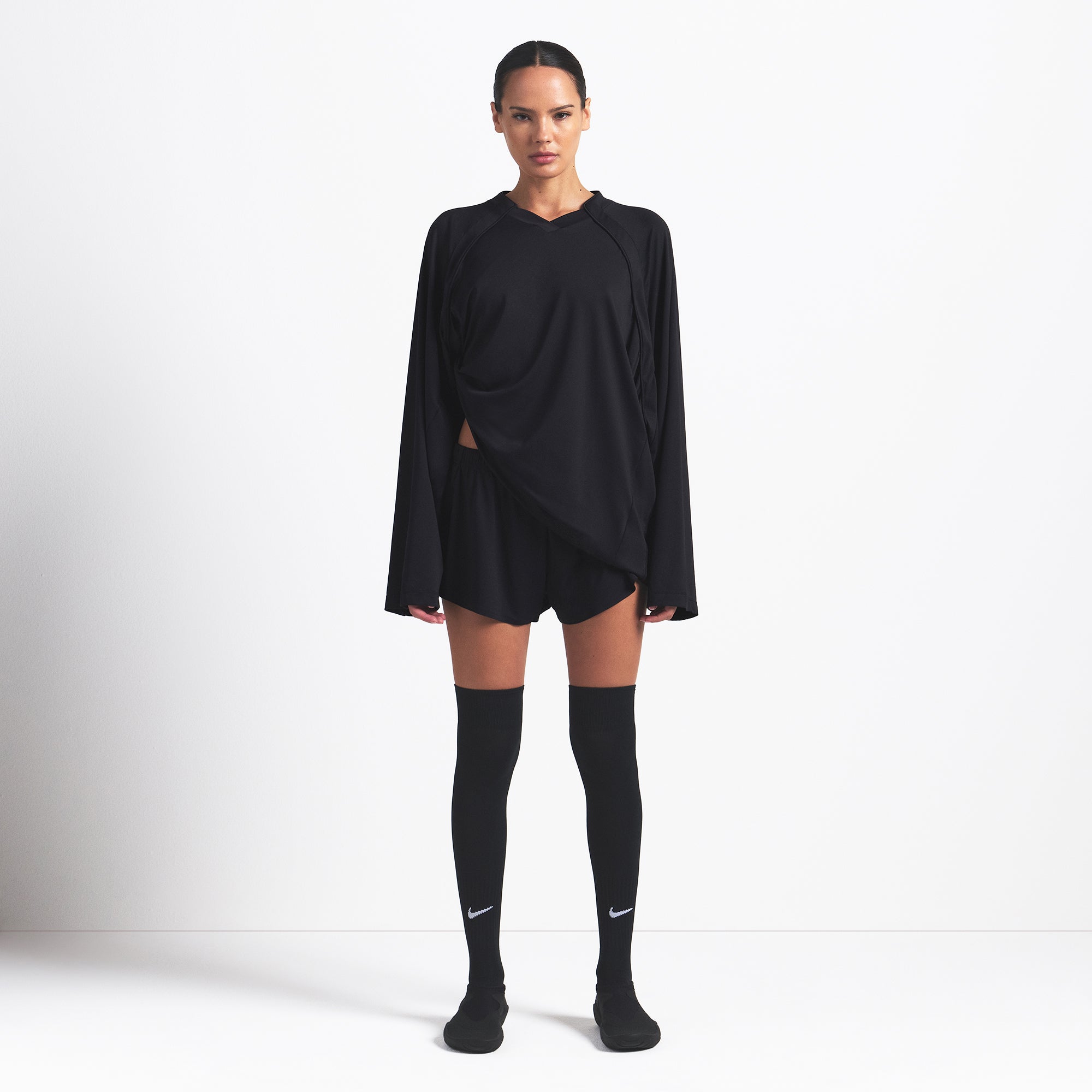 NikeSKIMS AIRY V-NECK OVERSIZED LONG SLEEVE TOP | OBSIDIAN | SKIMS