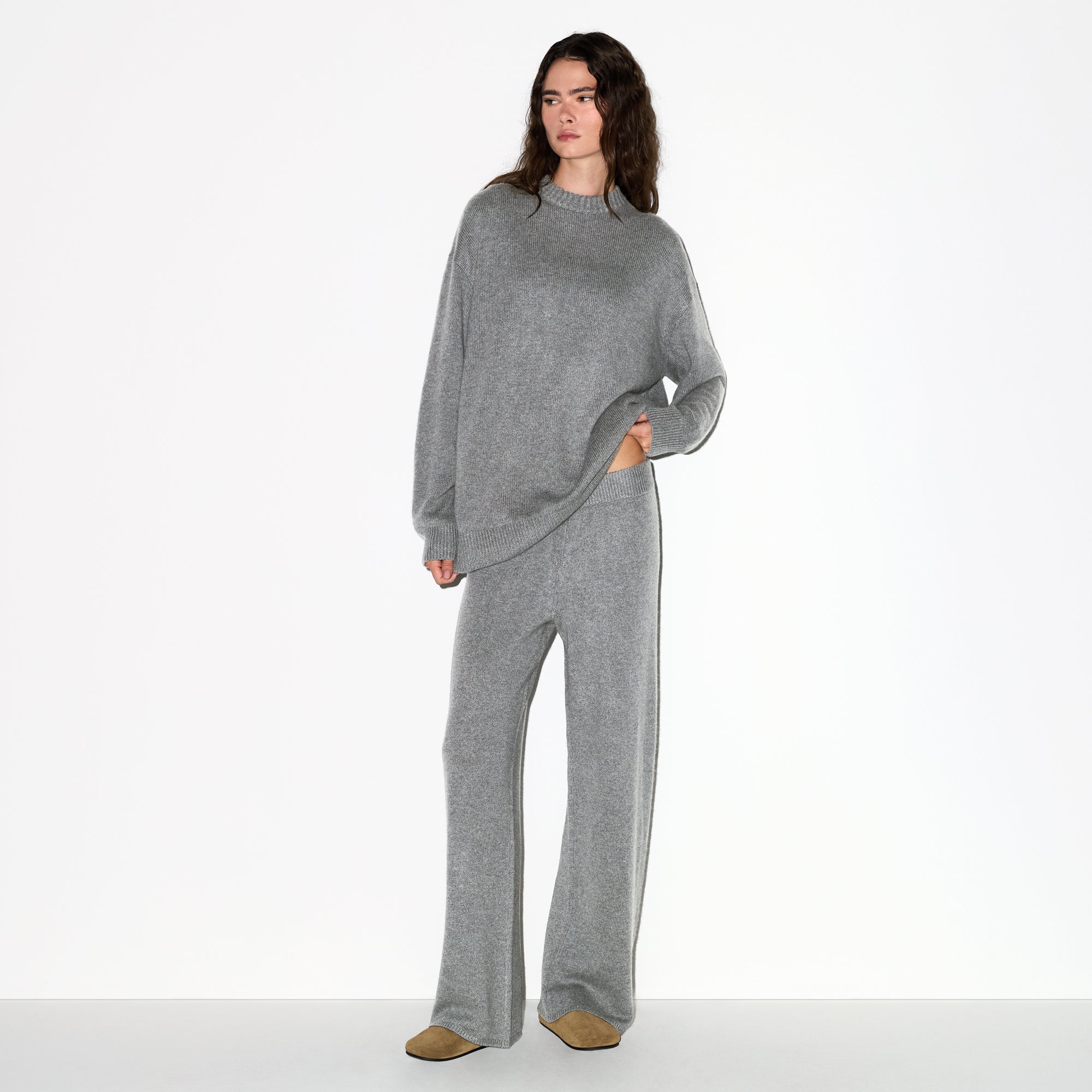 CASHMERE OVERSIZED SWEATER | DARK HEATHER GREY | SKIMS