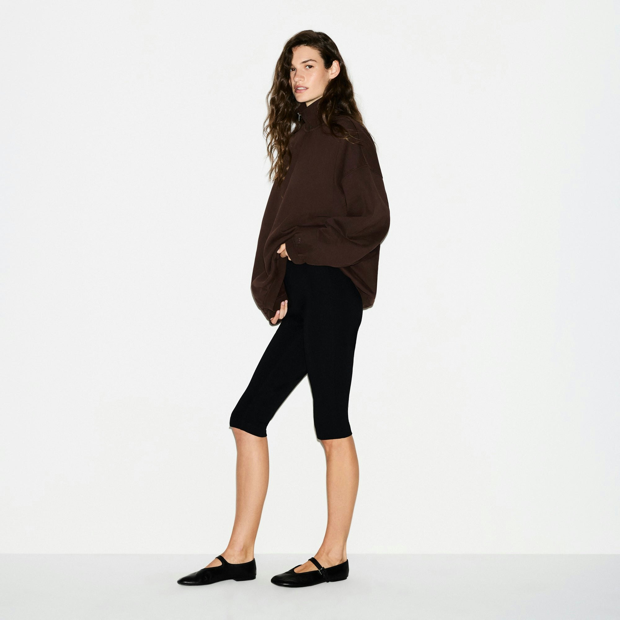 BOYFRIEND FLEECE OVERSIZED HALF ZIP | ESPRESSO ON A MODEL FRONT VIEW @ | FOCUS: 0.0, 1.0, 0.9