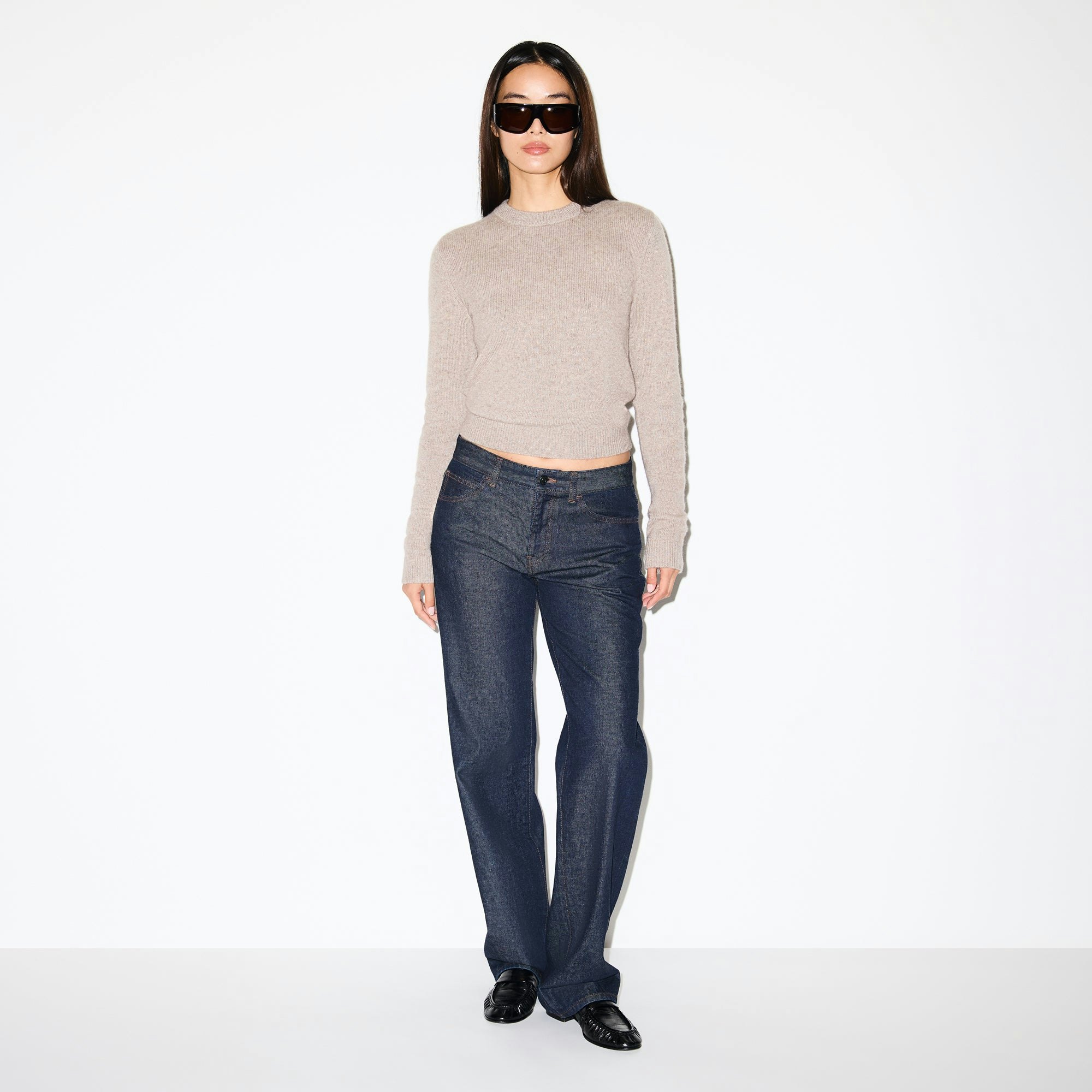 WOOL CASHMERE CREW NECK SWEATER | LINEN ON A MODEL FRONT VIEW @ | FOCUS: 0.0, 1.0, 0.9