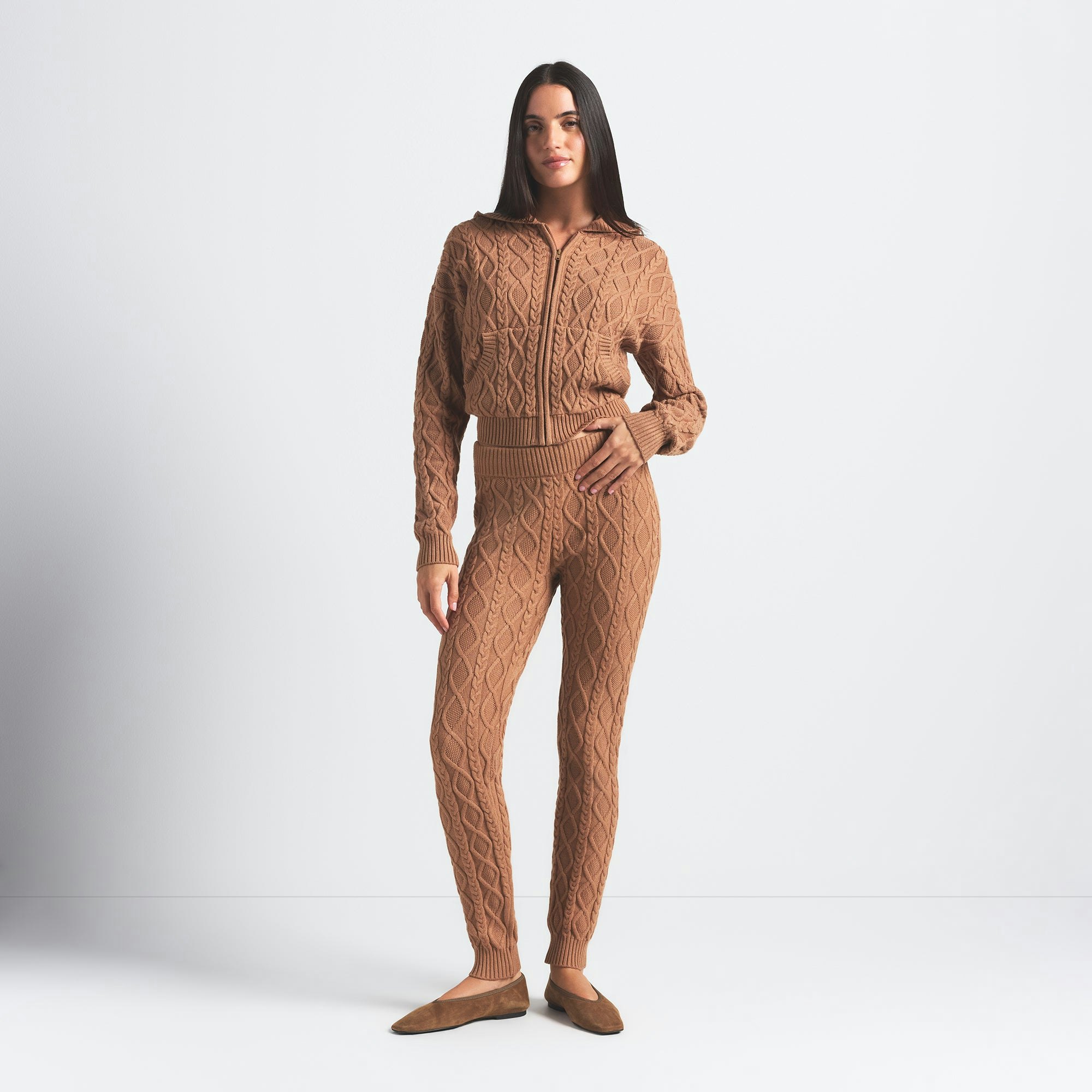 SWEATER KNIT SHRUNKEN ZIP UP HOODIE | DARK HONEY ON A MODEL FRONT VIEW @ | FOCUS: 0.0, 1.0, 0.9