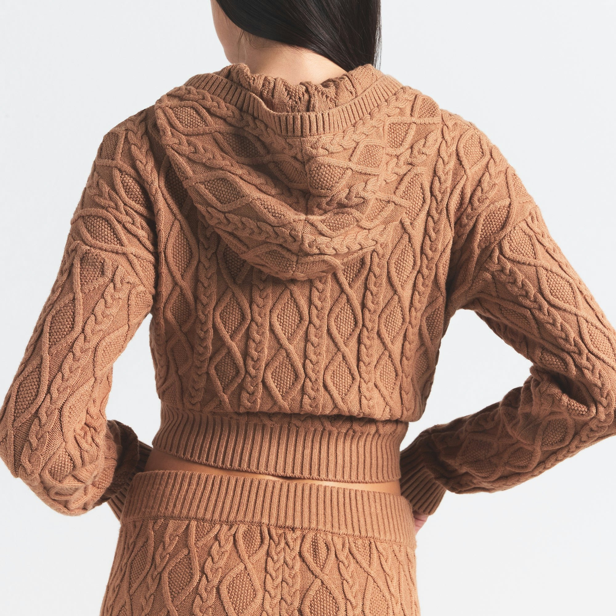 SWEATER KNIT SHRUNKEN ZIP UP HOODIE | DARK HONEY ON A MODEL BACK VIEW @ | FOCUS: 0.0, 1.0, 0.9