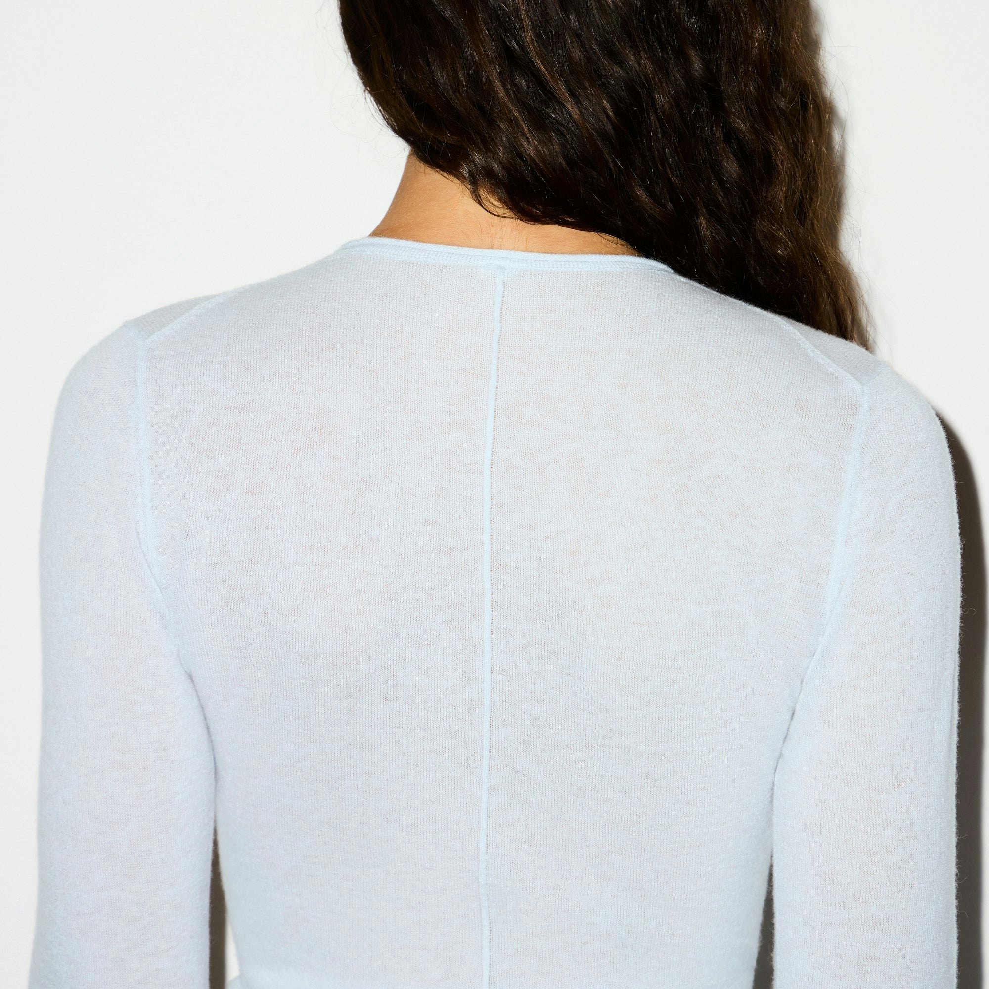 FEATHERWEIGHT CASHMERE LONG SLEEVE TOP | PEARL ON A MODEL SIDE VIEW @ | FOCUS: 0.0, 1.0, 0.9