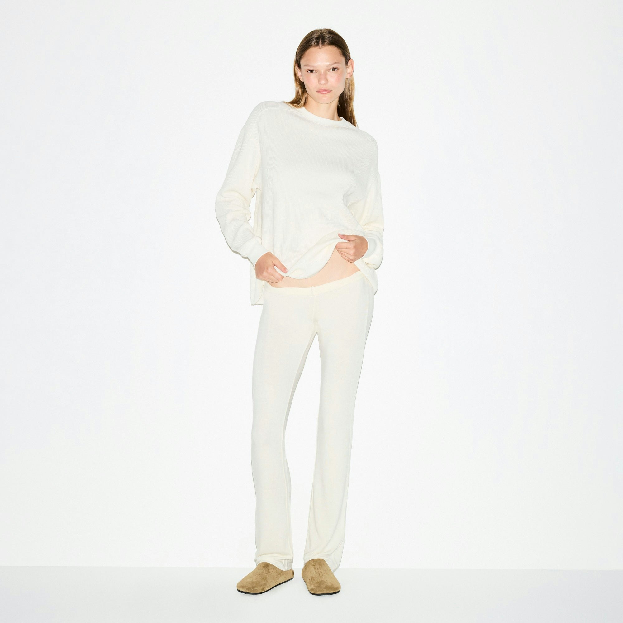 HEAVY WAFFLE OVERSIZED CREWNECK | IVORY ON A MODEL FRONT VIEW @ | FOCUS: 0.0, 1.0, 0.9