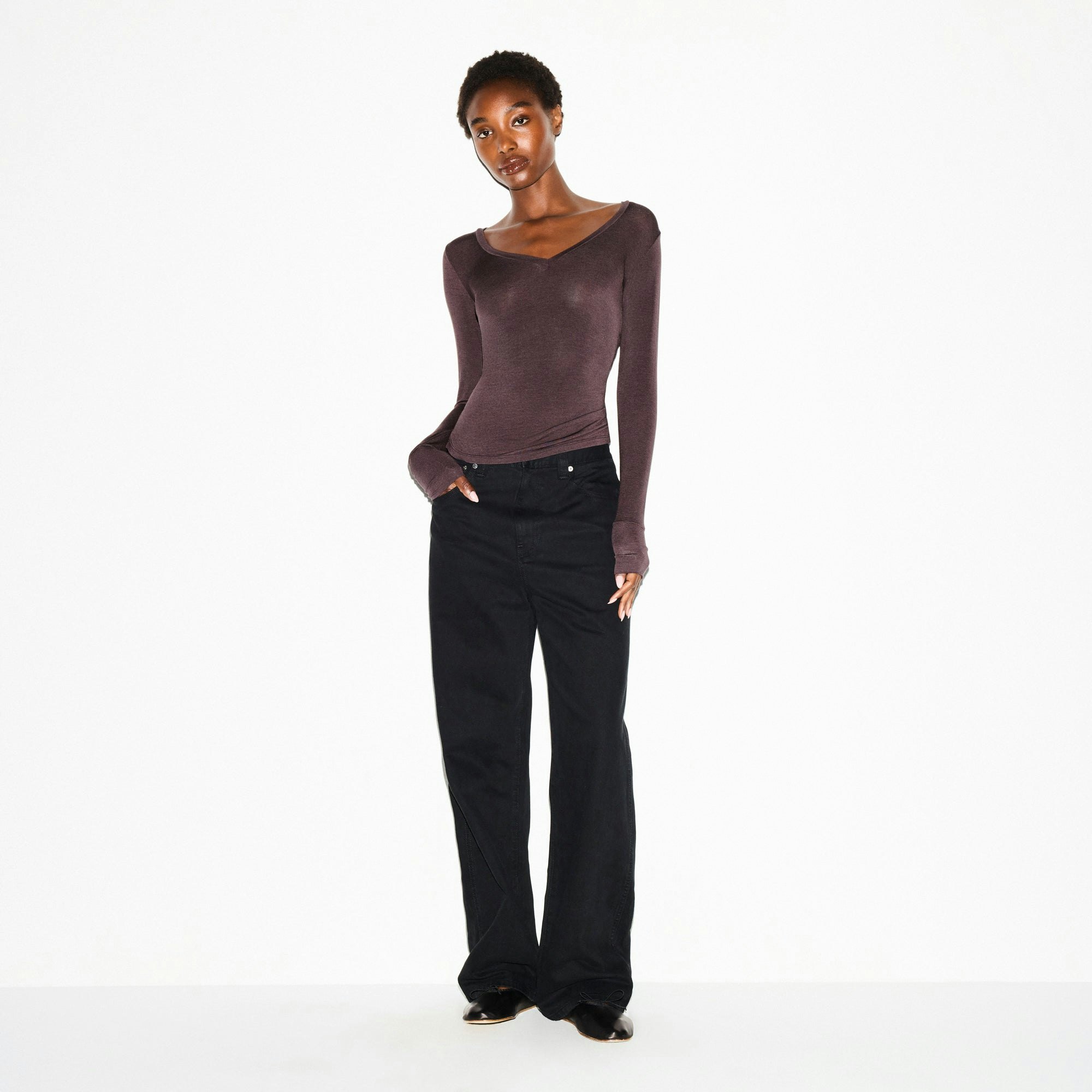 SHEER MODAL LONG SLEEVE V NECK | PHOENIX ON A MODEL FRONT VIEW @ | FOCUS: 0.0, 1.0, 0.9