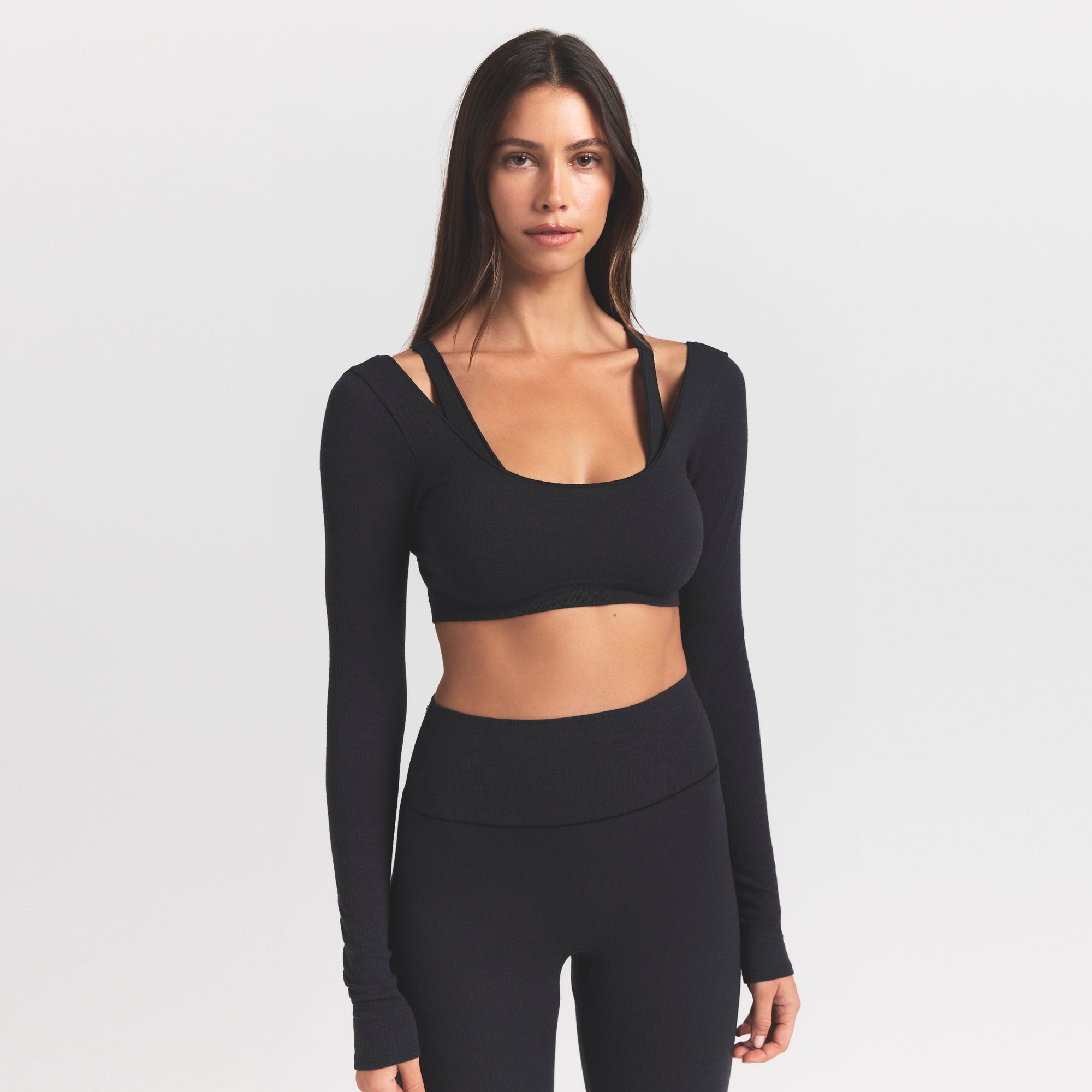 WOOL RIB LONG SLEEVE SUPER CROPPED TOP | OBSIDIAN ON A MODEL FRONT VIEW S | FOCUS: 0.0, 1.0, 0.9