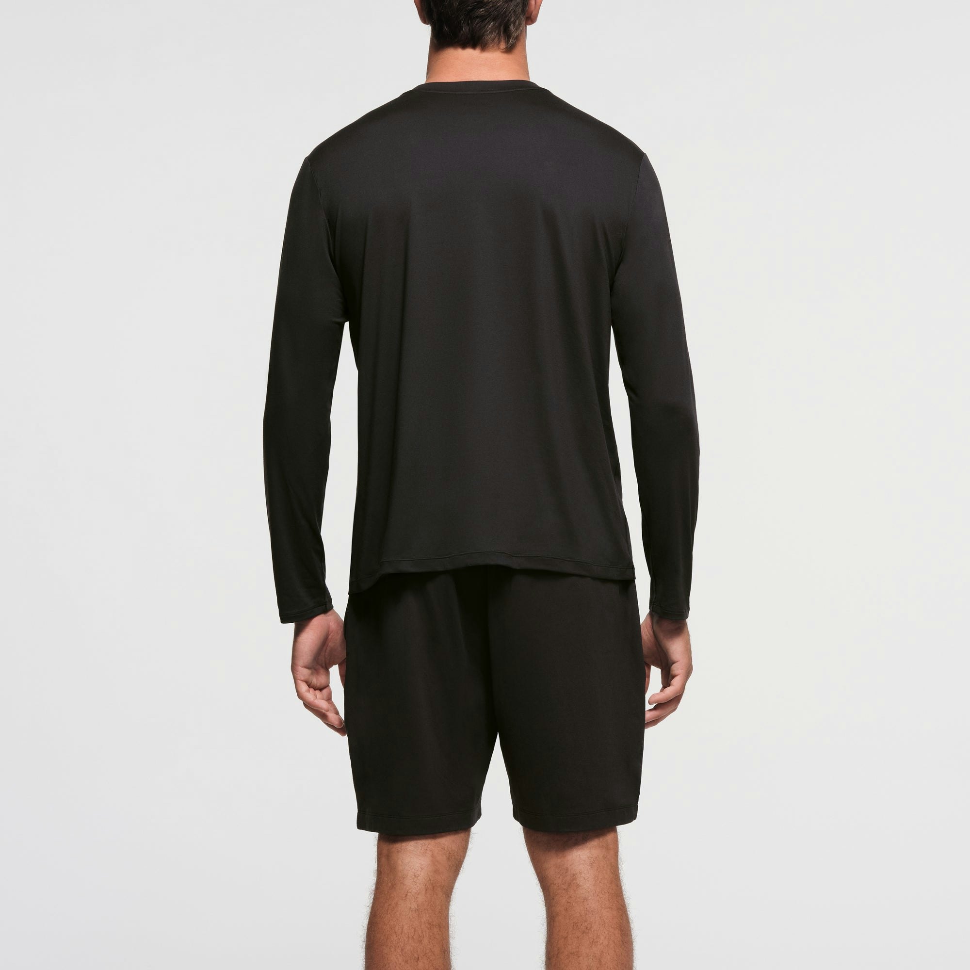 OUTDOOR JERSEY MENS LONG SLEEVE T-SHIRT | ONYX ON A MODEL BACK VIEW