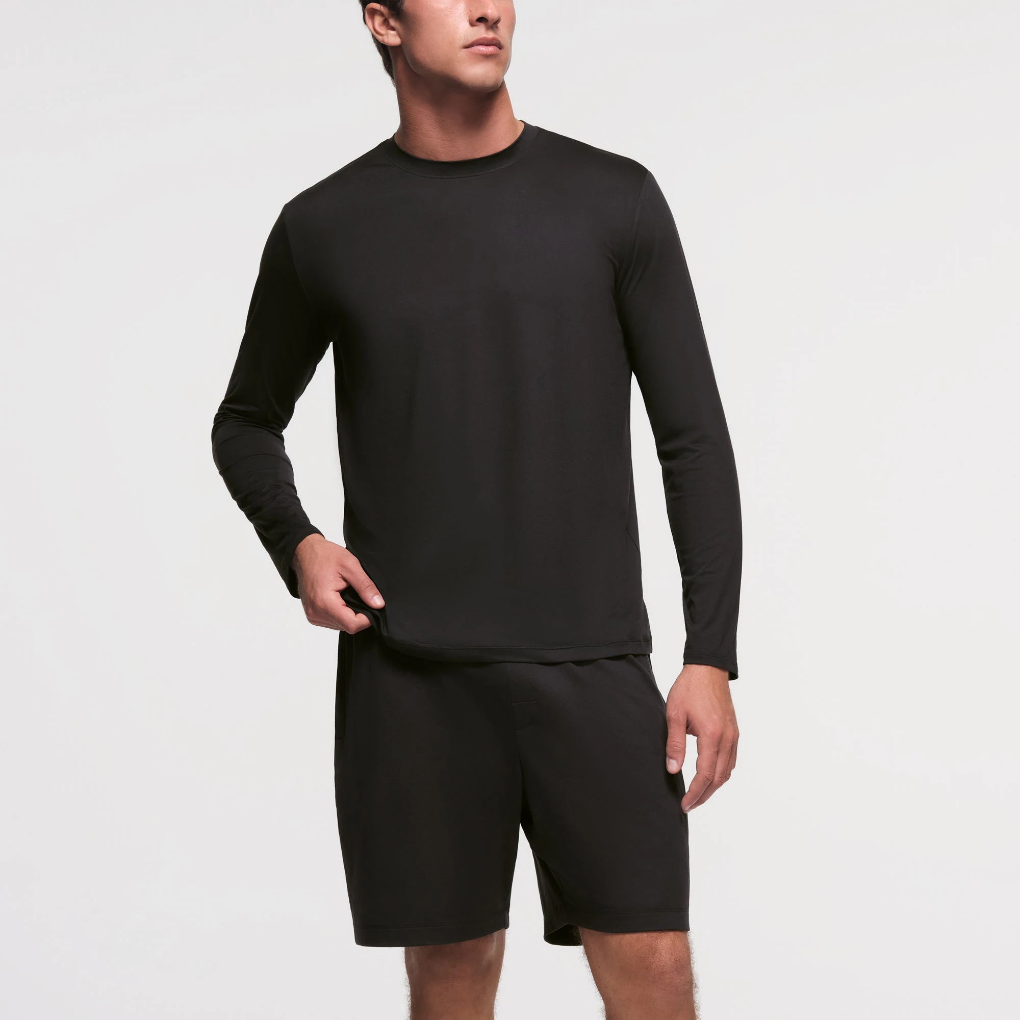 OUTDOOR JERSEY MENS LONG SLEEVE T-SHIRT | ONYX ON A MODEL FRONT VIEW