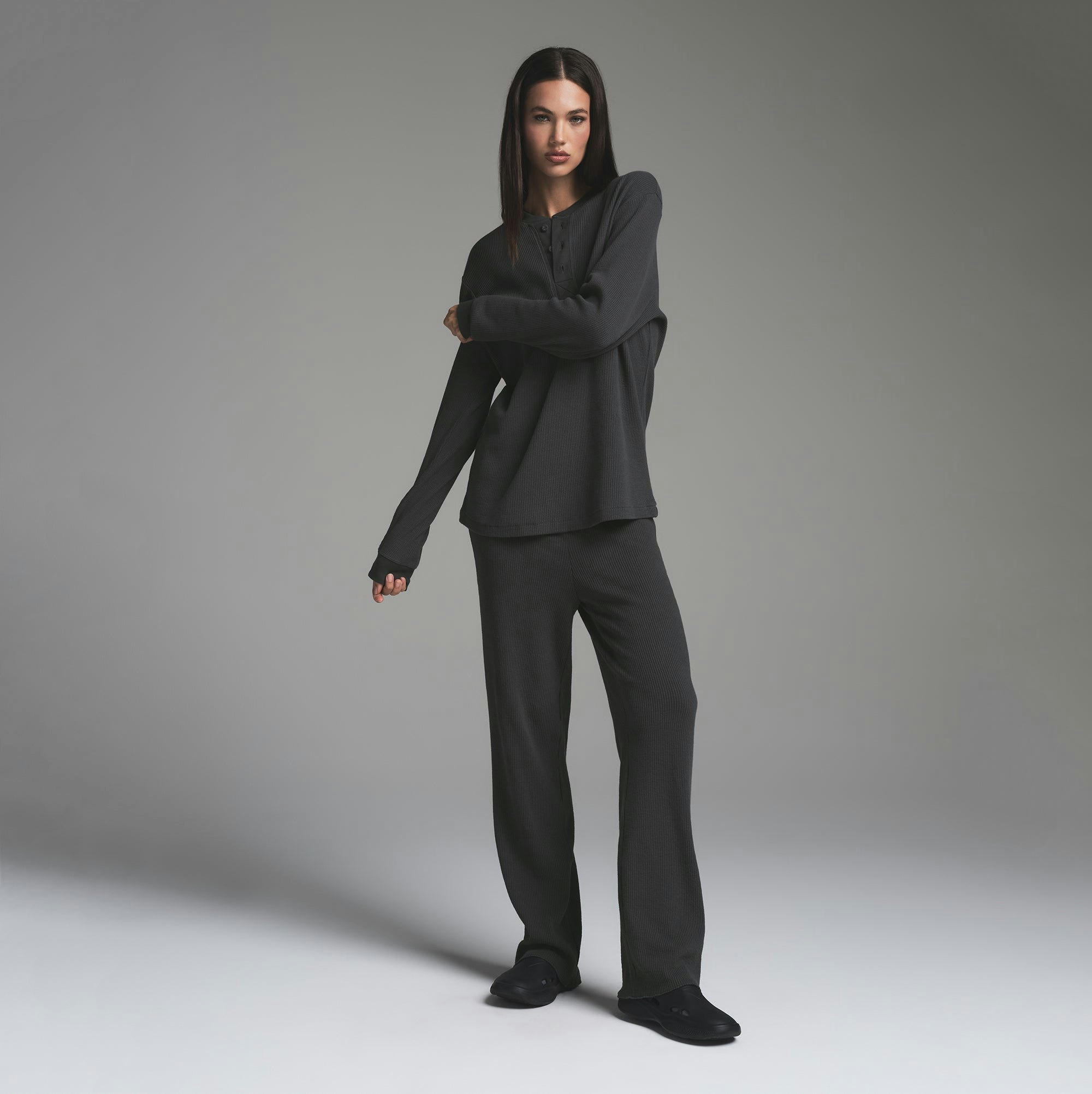 HEAVY WAFFLE LONG SLEEVE HENLEY | ASH ON A MODEL FRONT VIEW | FOCUS: 0.0, 1.0, 0.9