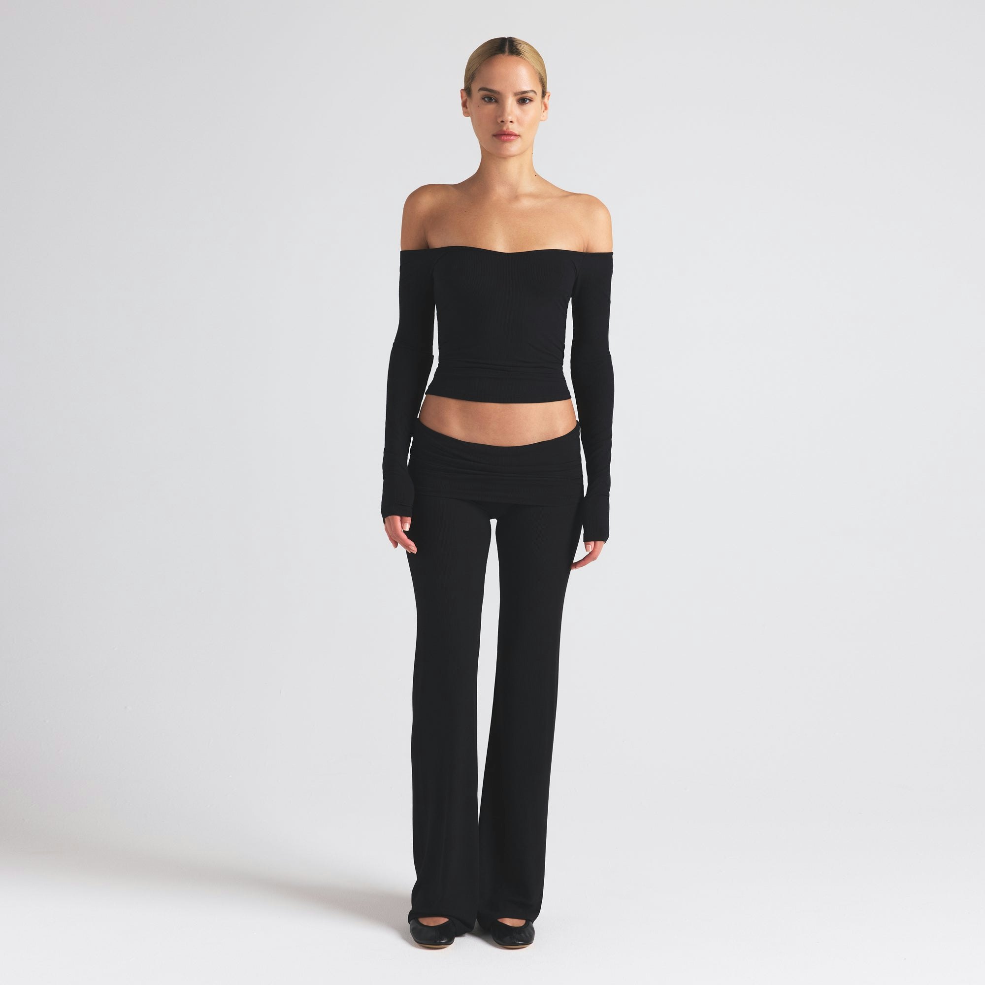 SOFT LOUNGE OFF THE SHOULDER TOP | ONYX ON A MODEL FRONT VIEW | FOCUS: 0.0, 1.0, 0.9