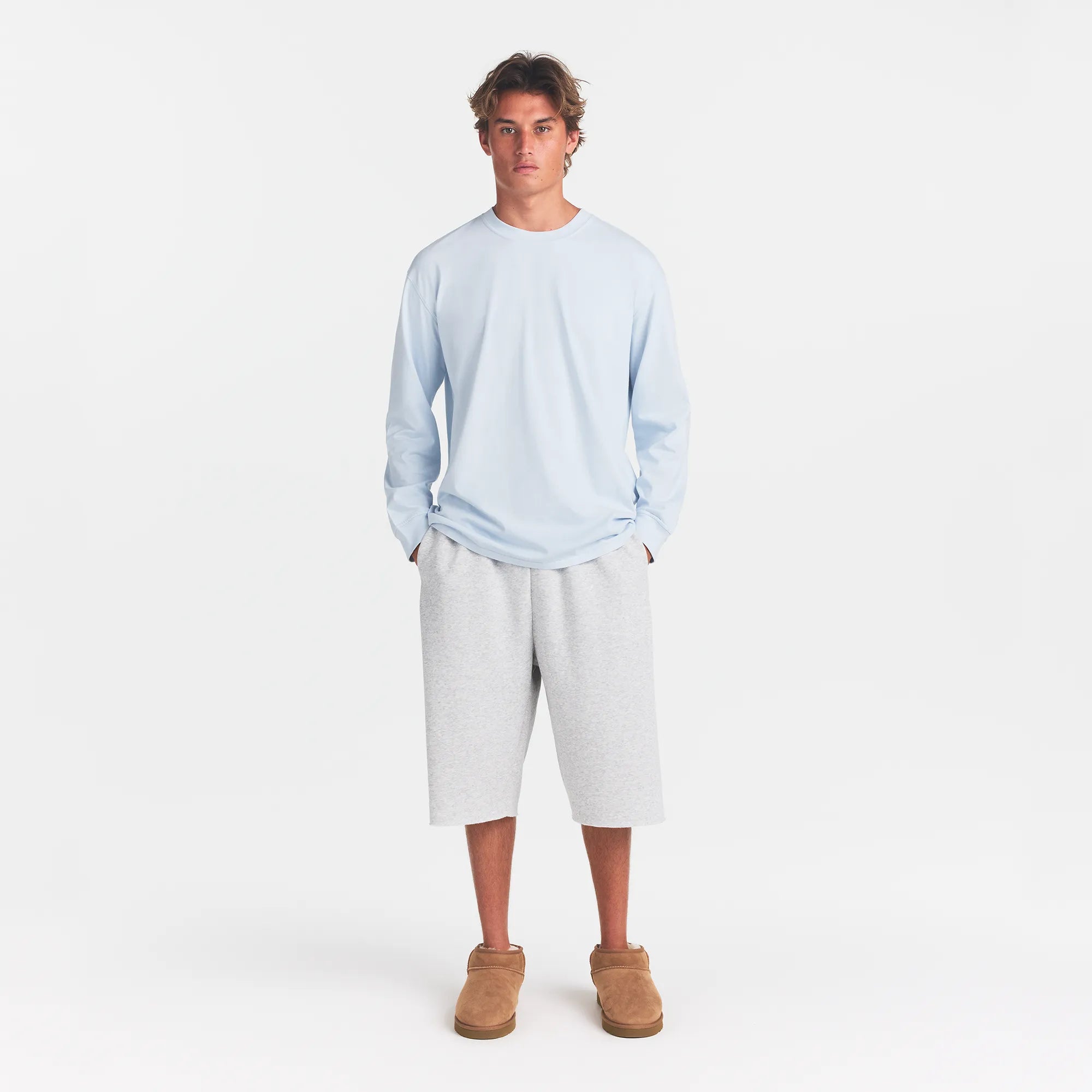 HEAVYWEIGHT COTTON MENS RELAXED LONG SLEEVE T-SHIRT | ATMOSPHERE ON A MODEL FRONT VIEW @ | FOCUS: 0.0, 1.0, 0.9