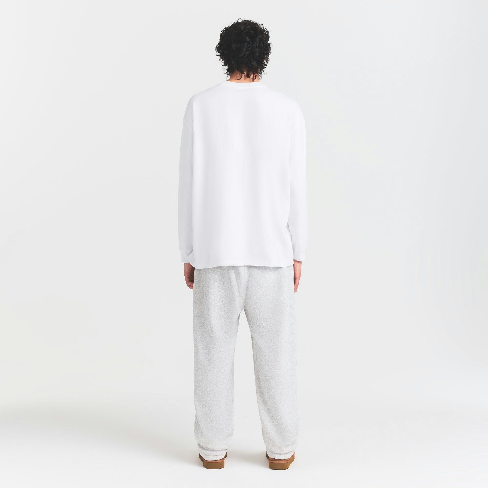 HEAVYWEIGHT COTTON MENS RELAXED LONG SLEEVE T-SHIRT | CHALK ON A MODEL FRONT VIEW @ | FOCUS: 0.0, 1.0, 0.9