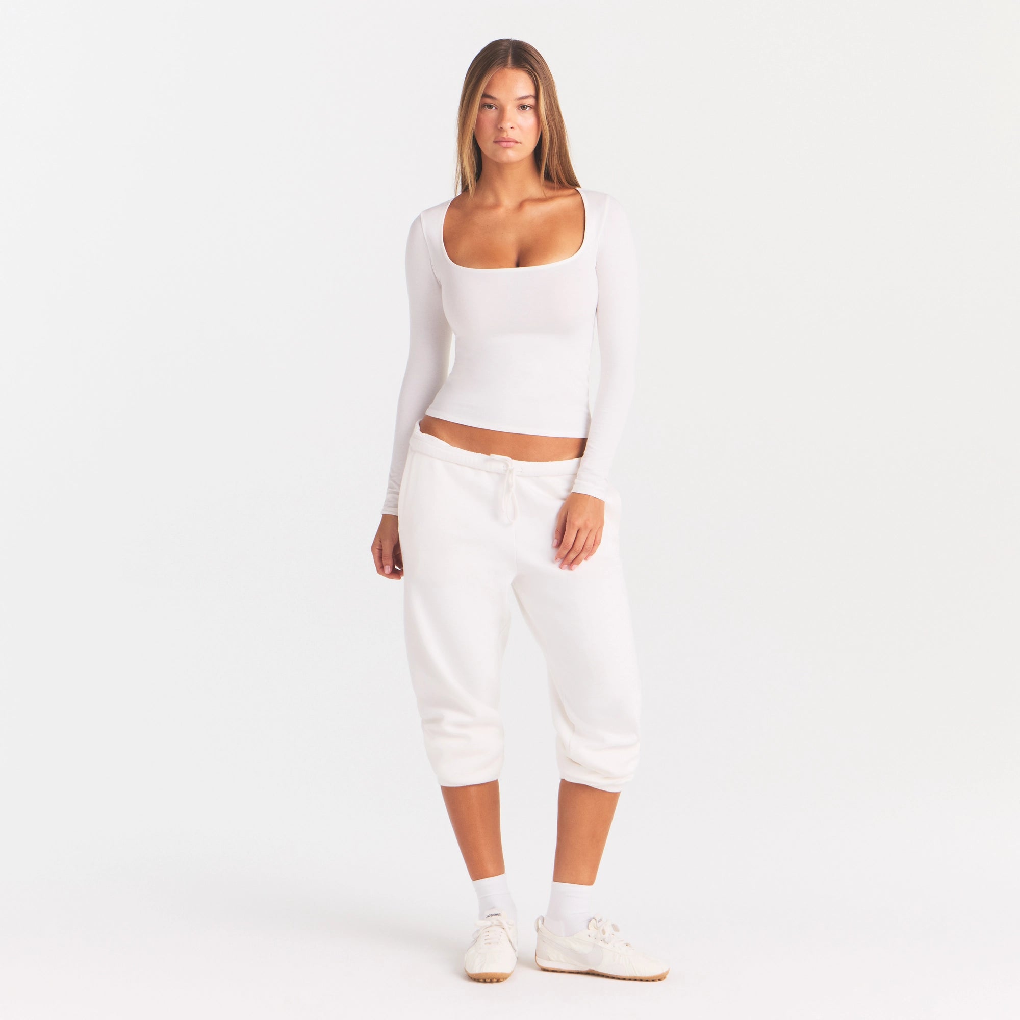 COTTON JERSEY SCOOP NECK LONG SLEEVE TOP | MARBLE ON A MODEL FRONT VIEW @ | FOCUS: 0.0, 1.0, 0.9