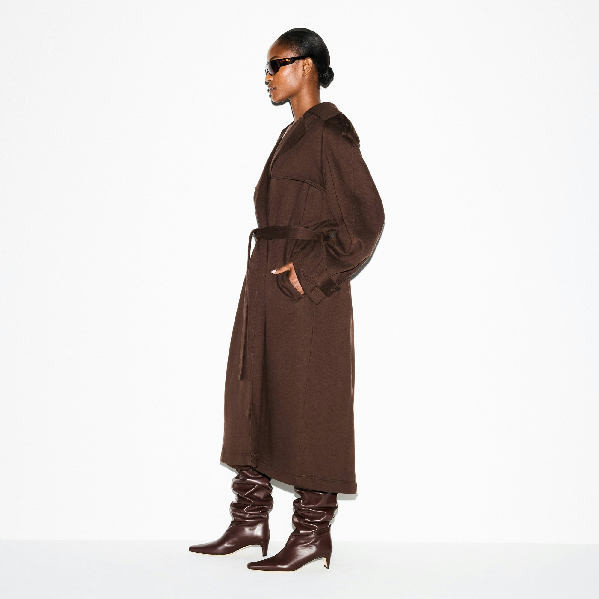 BOYFRIEND FLEECE OVERSIZED TRENCH COAT | ESPRESSO ON A MODEL FRONT VIEW @ | FOCUS: 0.0, 1.0, 0.9