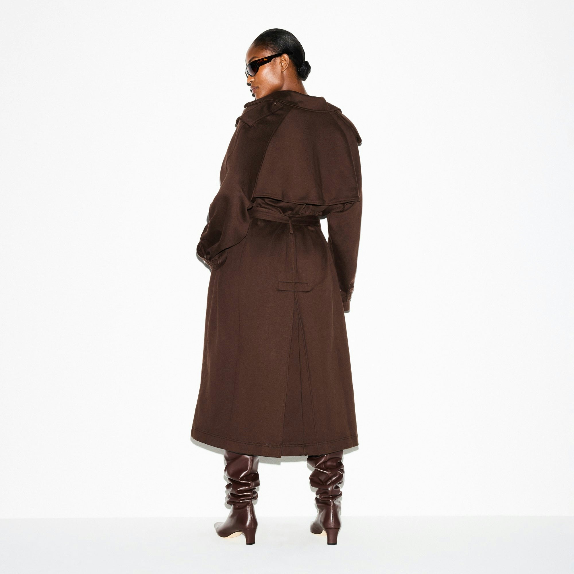 BOYFRIEND FLEECE OVERSIZED TRENCH COAT | ESPRESSO ON A MODEL FRONT VIEW @ | FOCUS: 0.0, 1.0, 0.9