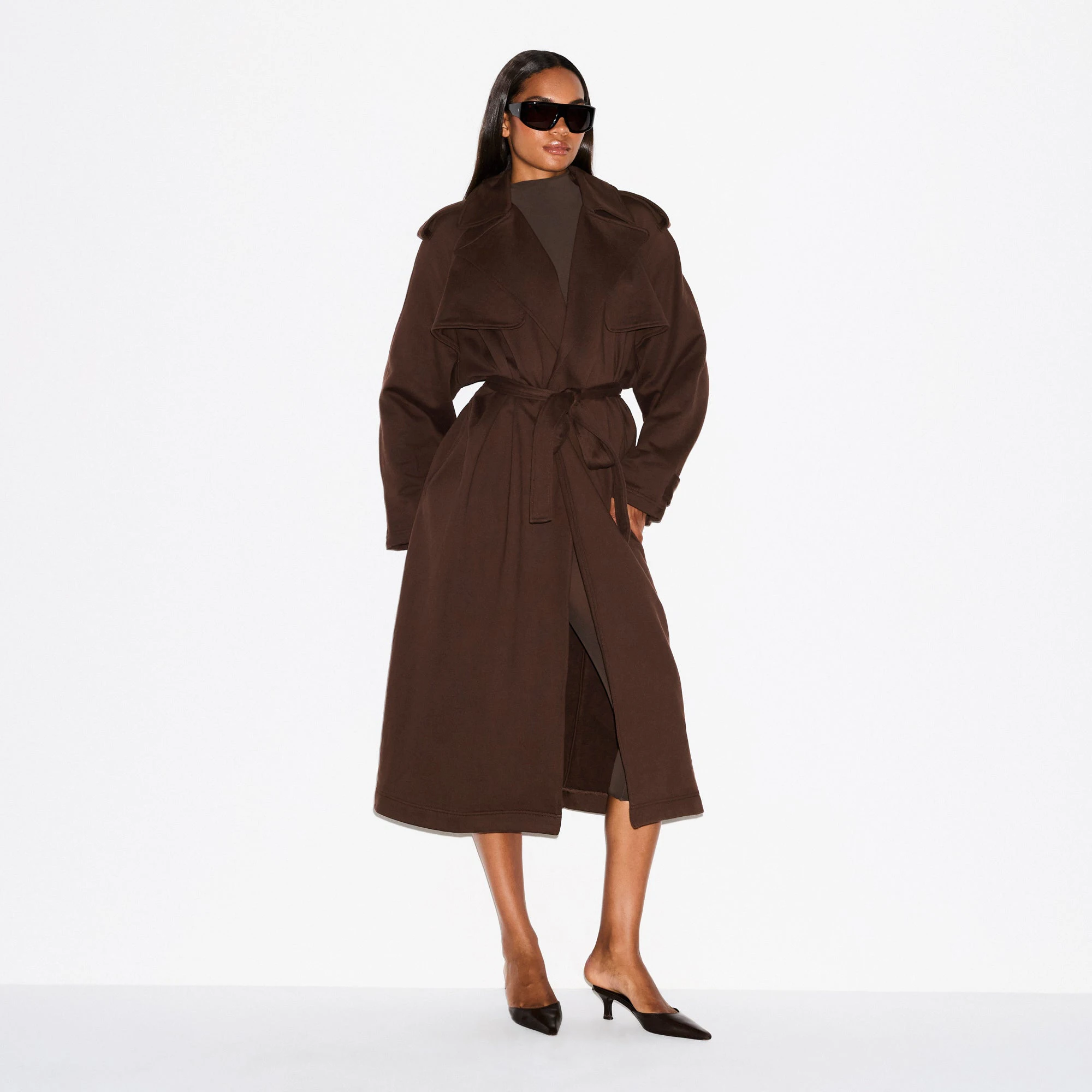 BOYFRIEND FLEECE OVERSIZED TRENCH COAT | ESPRESSO ON A MODEL FRONT VIEW @ | FOCUS: 0.0, 1.0, 0.9