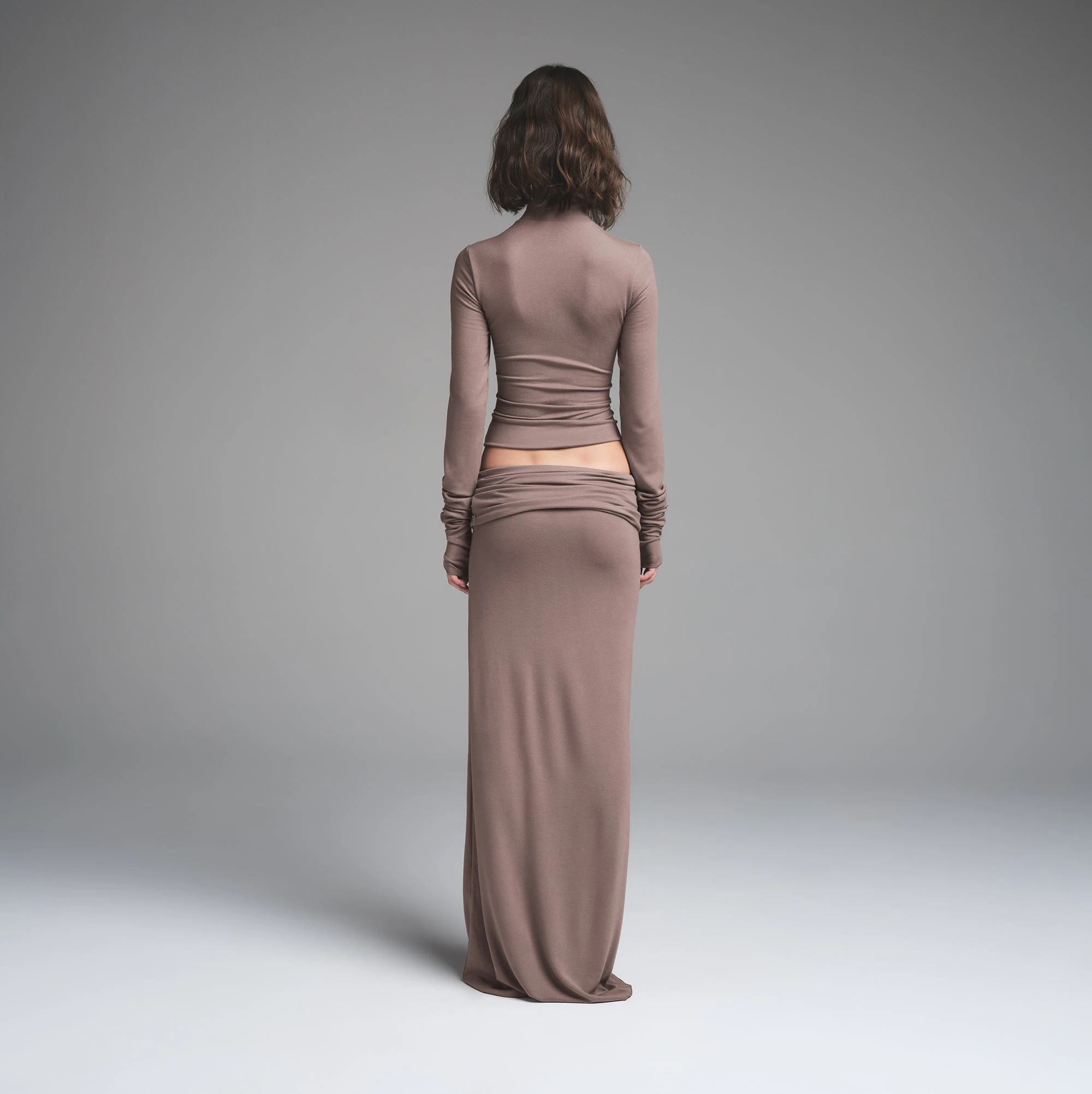 SKIMS CLOUD ZIP UP TOP | AMETHYST ON A MODEL BACK VIEW | FOCUS: 0.0, 1.0, 0.9