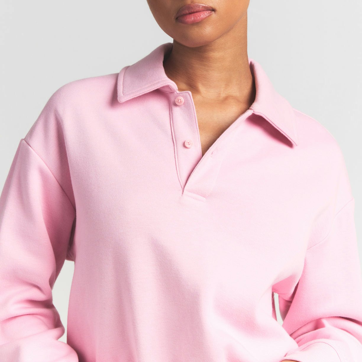 COTTON FLEECE POLO SWEATSHIRT | HALITE ON A MODEL FRONT VIEW @ | FOCUS: 0.9, 0.1, 0.7