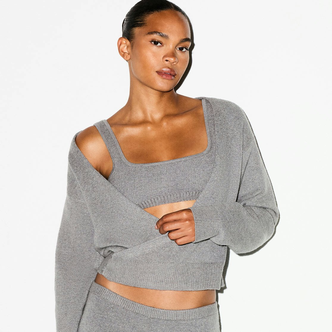 TEXTURED KNIT WRAP SWEATER | DARK HEATHER GREY ON A MODEL SIDE VIEW @ | FOCUS: 0.0, 1.0, 0.9