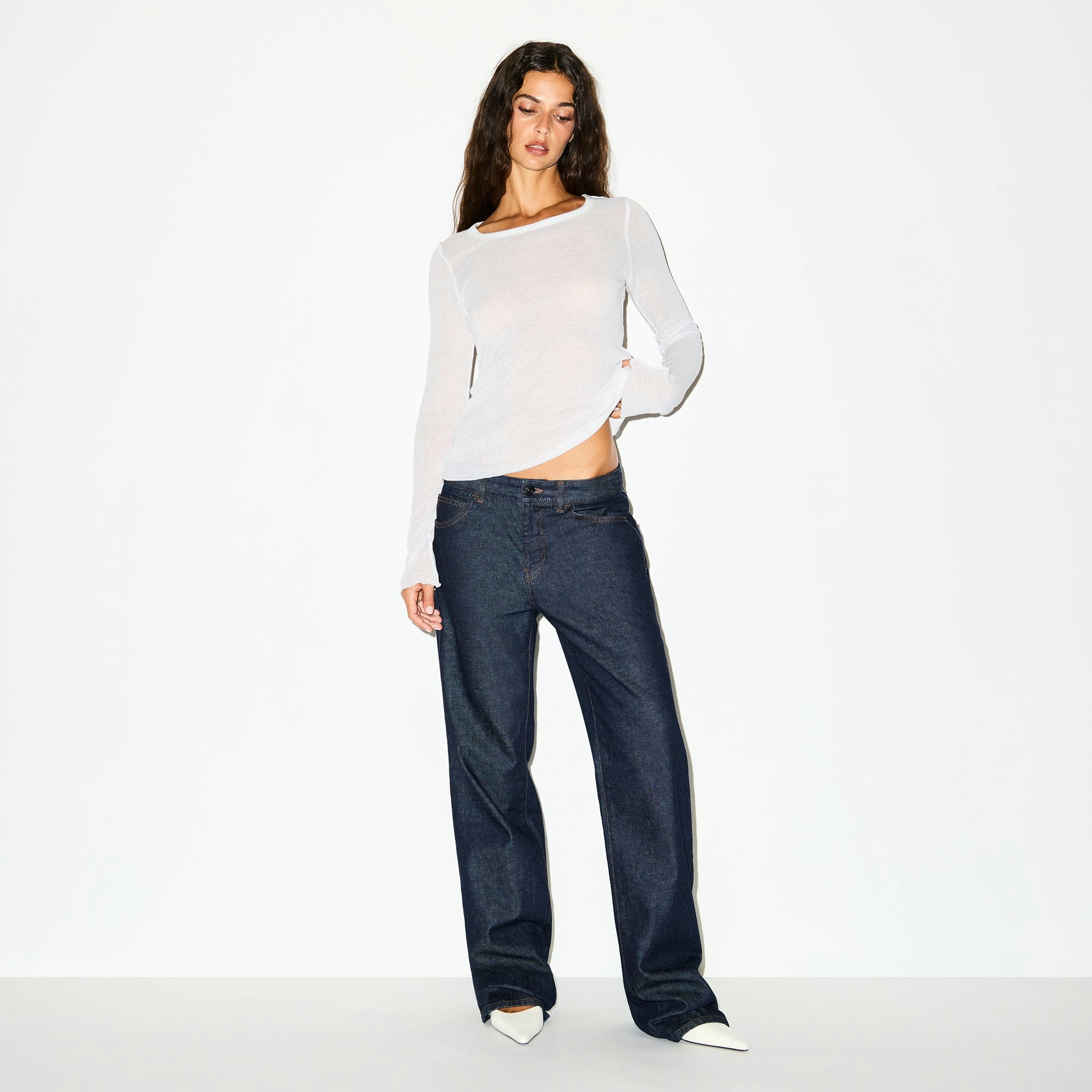 SHEER RIB LONG SLEEVE CREW NECK TOP | SNOW ON A MODEL FRONT VIEW @ | FOCUS: 0.0, 1.0, 0.9