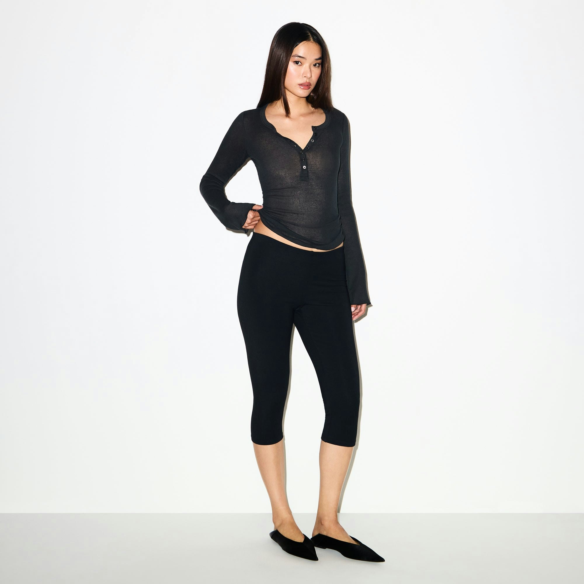 SHEER RIB LONG SLEEVE HENLEY | SOOT ON A MODEL FRONT VIEW @ | FOCUS: 0.0, 1.0, 0.9