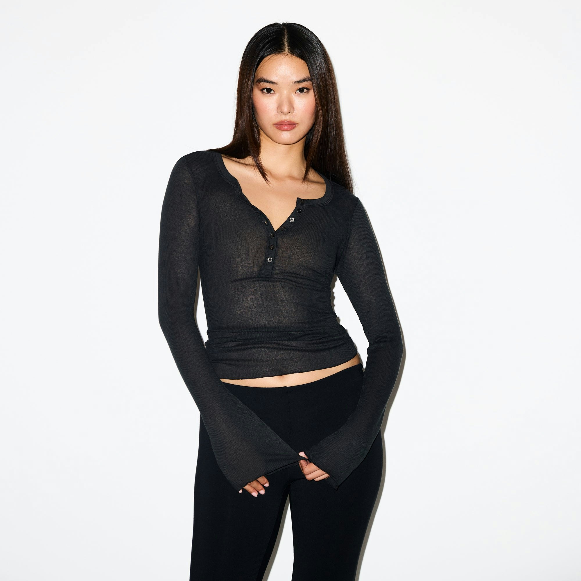 SHEER RIB LONG SLEEVE HENLEY | SOOT ON A MODEL SIDE VIEW @ | FOCUS: 0.0, 1.0, 0.9