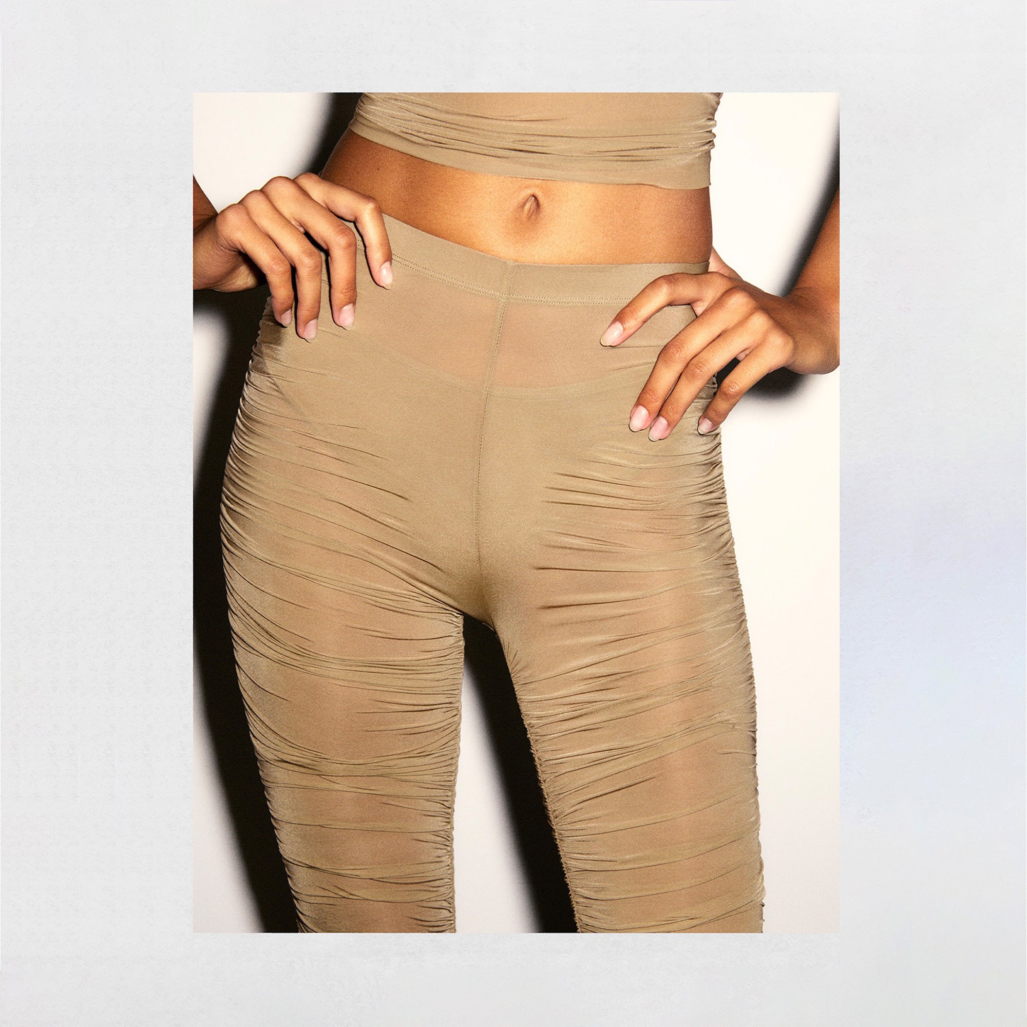 パンツ ROCKCAKE Highwaist Ribbed Ciara Leggings Beige RC23PT00600 CARB-YD170H-NUDE-23SM-WRAP-