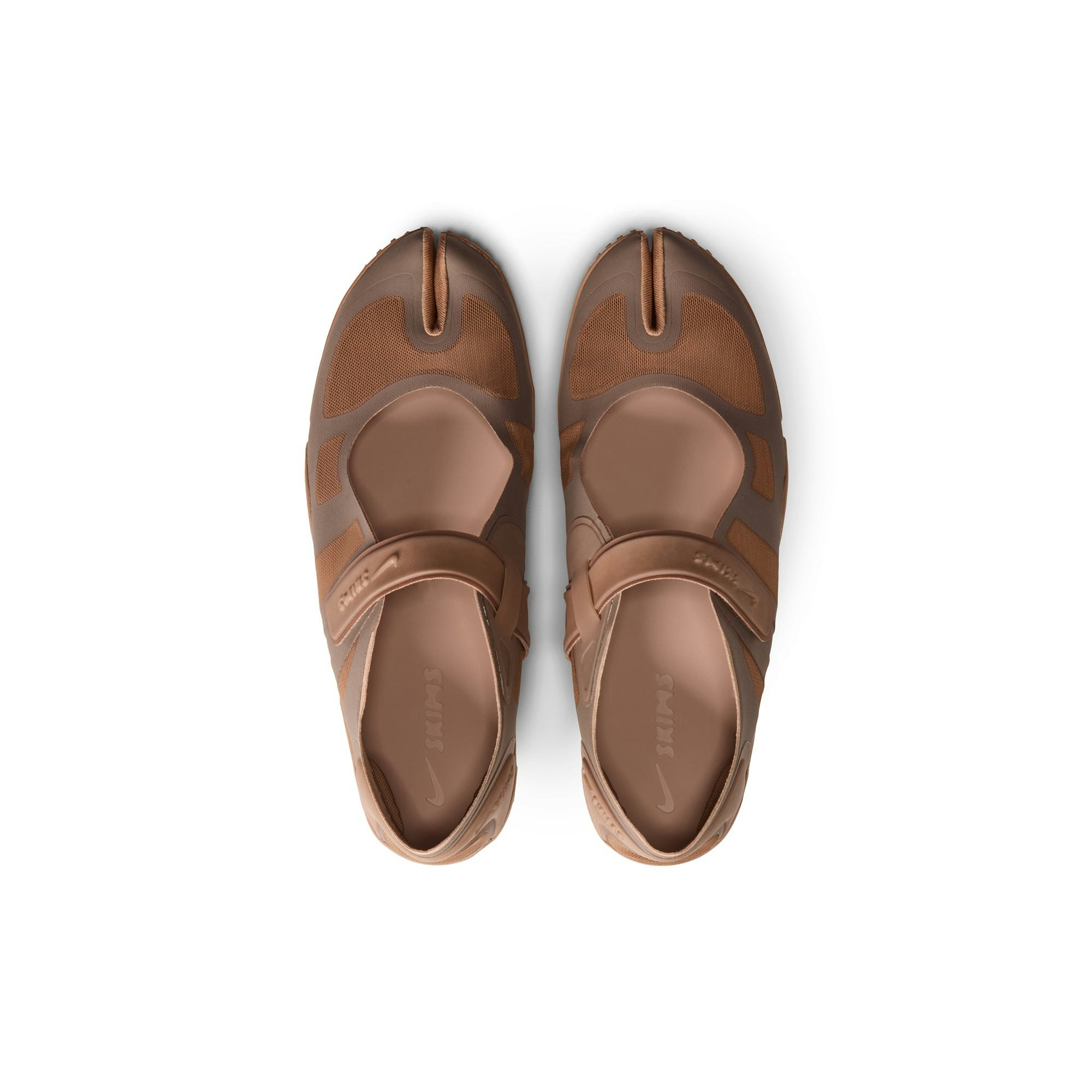 NikeSKIMS FOOTWEAR MESH RIFT | ARCHAEO BROWN FLAT ON A WHITE BACKGROUND @ | FOCUS: 0.0, 1.0, 0.9