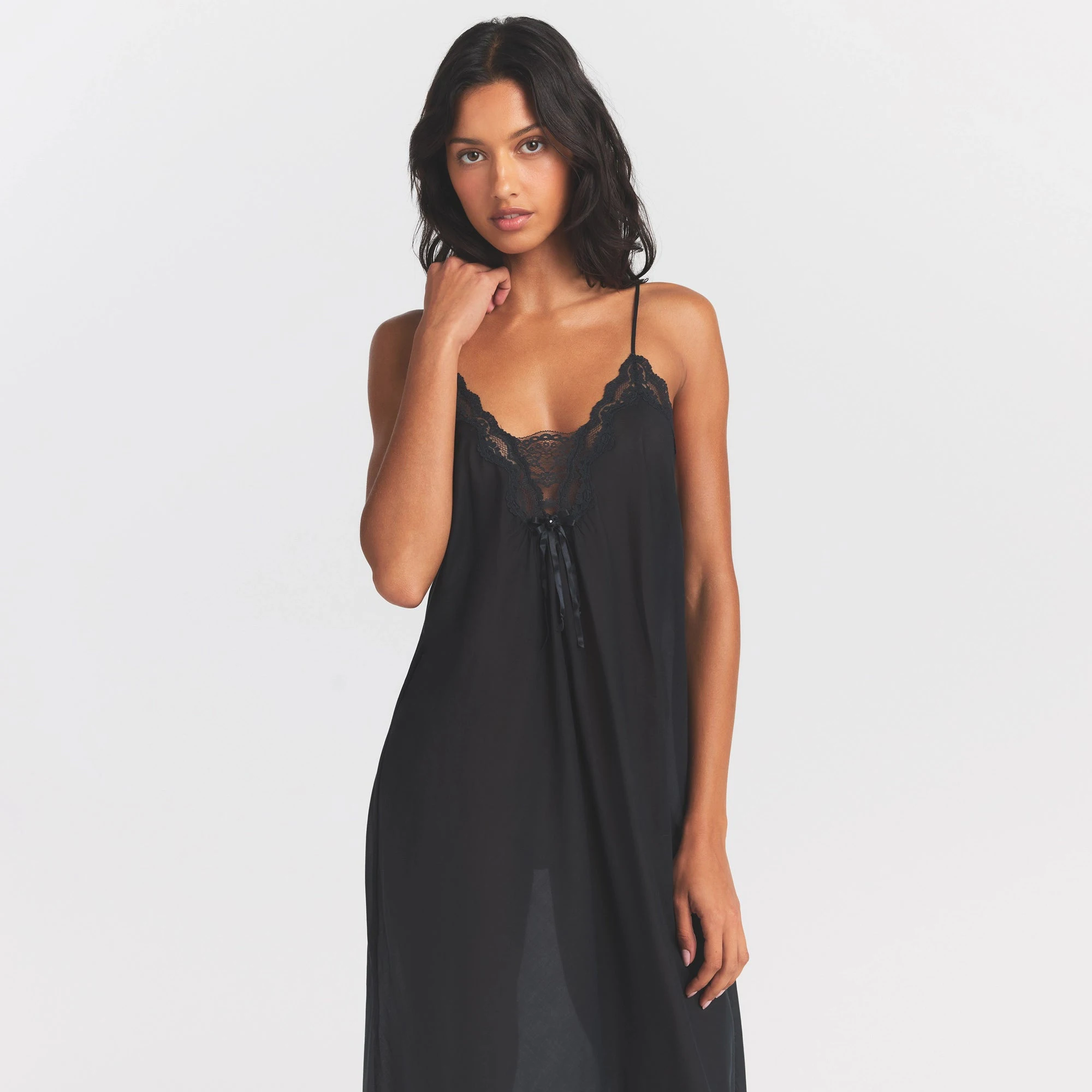 VOILE SLEEP LONG DRESS | ONYX ON A MODEL SIDE VIEW @ | FOCUS: 0.0, 1.0, 0.9