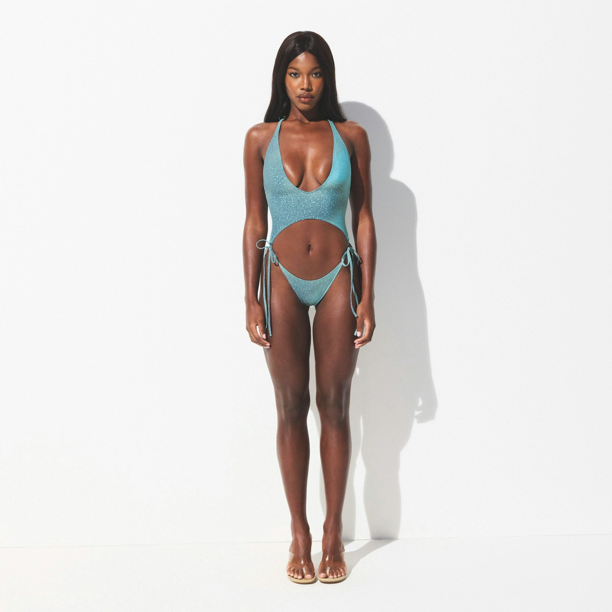 SIGNATURE SWIM PLUNGE MONOKINI | CYAN FK OMBRE PRINT ON A MODEL FRONT VIEW @ | FOCUS: 0.0, 1.0, 0.9