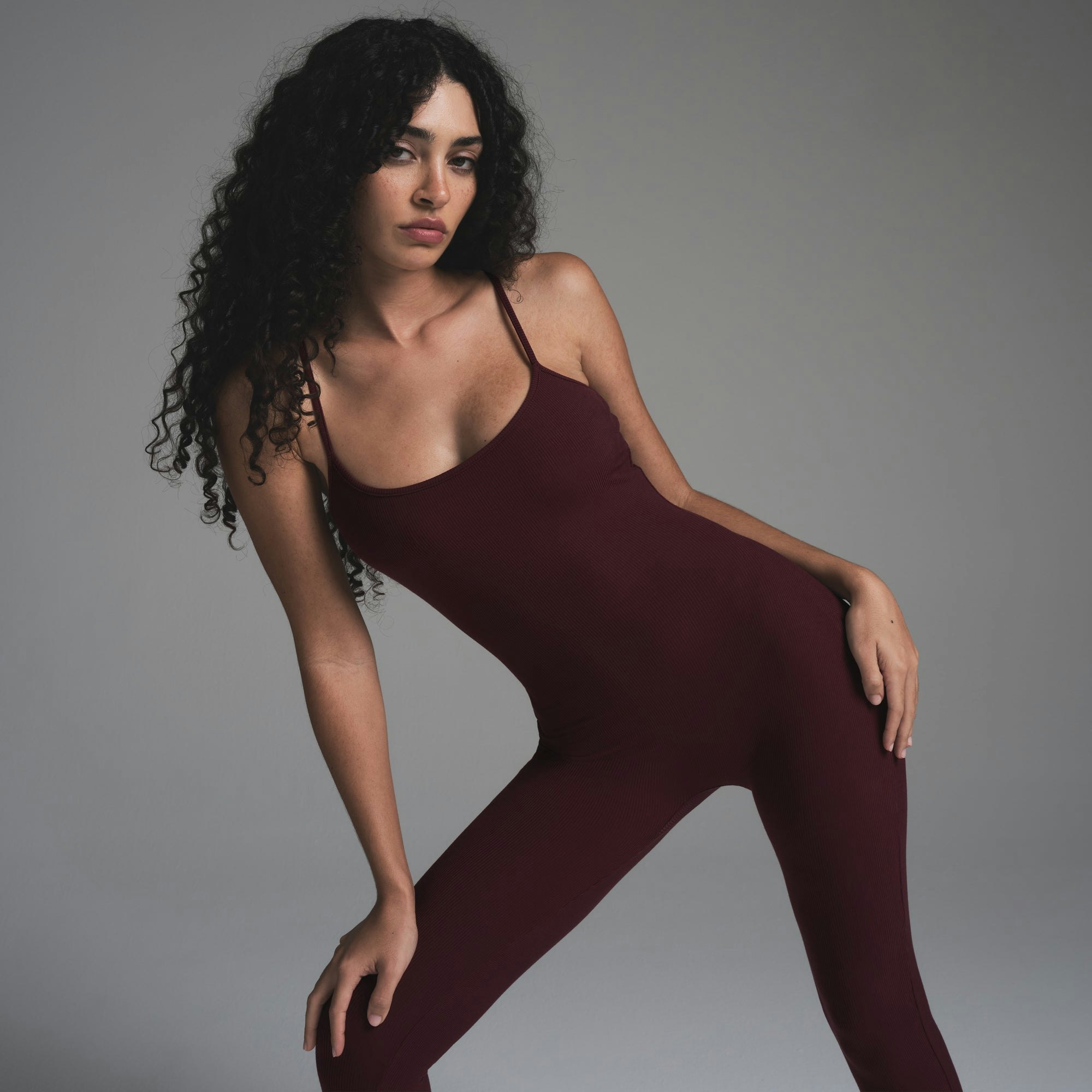 SOFT LOUNGE CAMI CATSUIT | BORDEAUX ON A MODEL SIDE VIEW