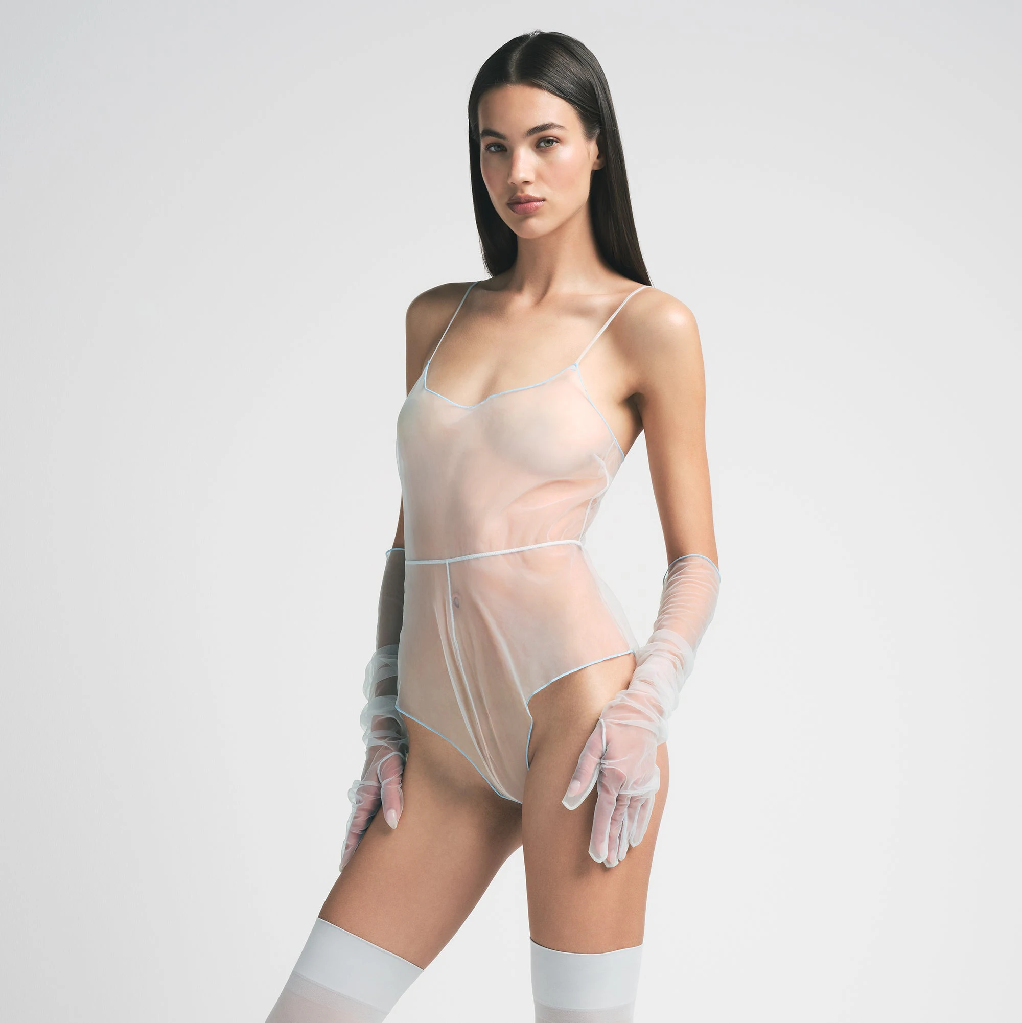 TULLE TEDDY | PLATINUM CONTRAST ON A MODEL FRONT VIEW | FOCUS: 0.0, 1.0, 0.9