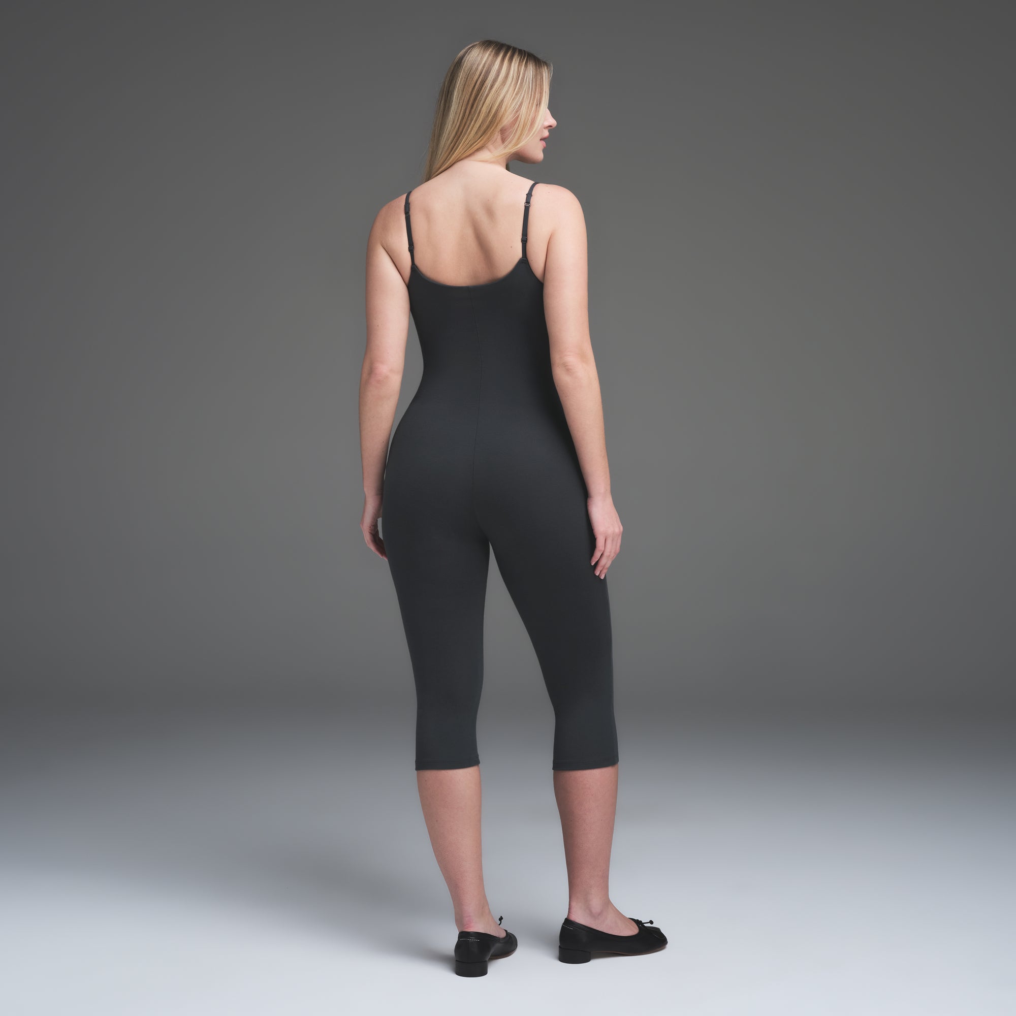 SMOOTH LAYERS CAPRI CATSUIT | GRAPHITE