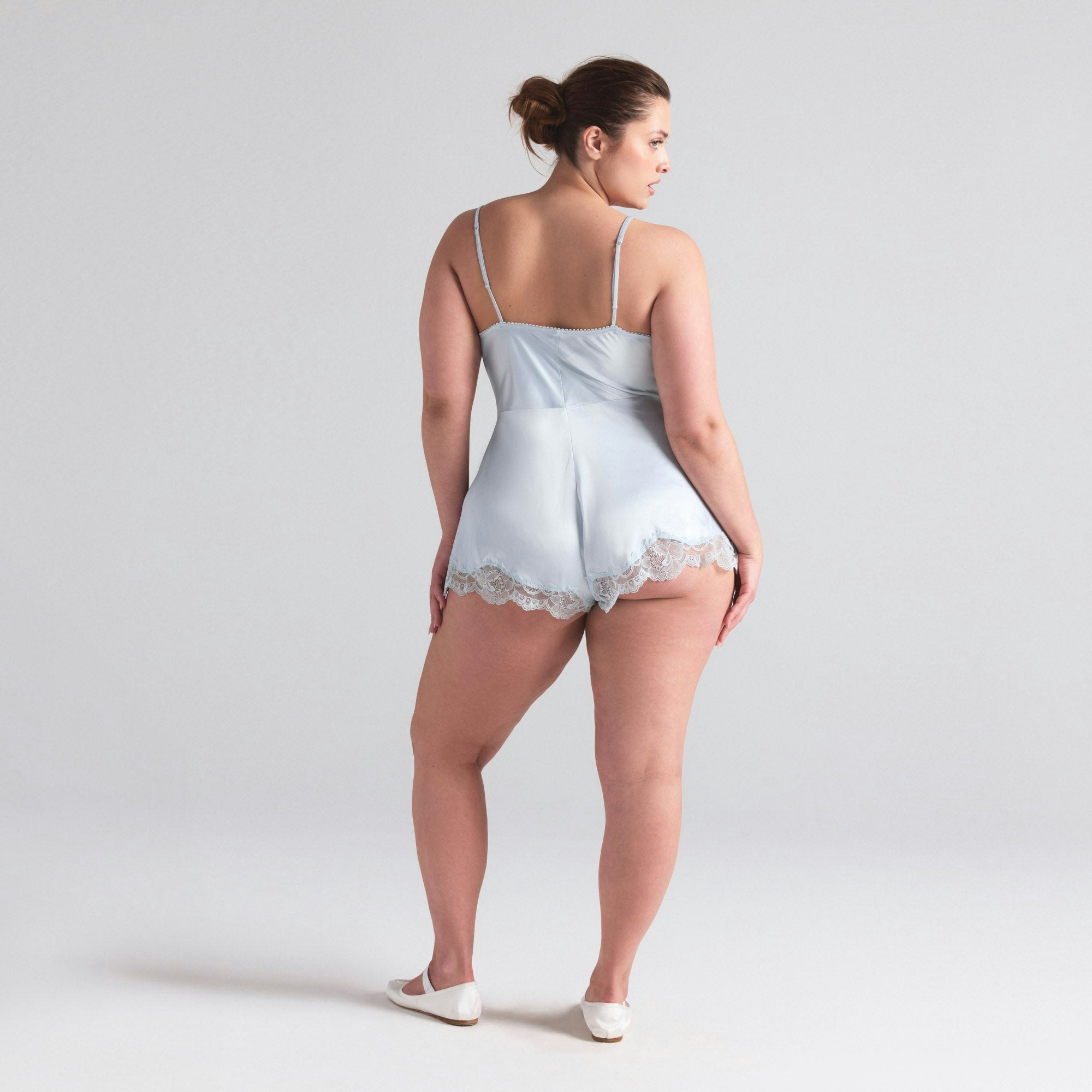 WOVEN SHINE LACE TEDDY | CLOUD ON A MODEL SIDE  ON A MODEL FRONT VIEW | FOCUS: 0.0, 1.0, 0.9