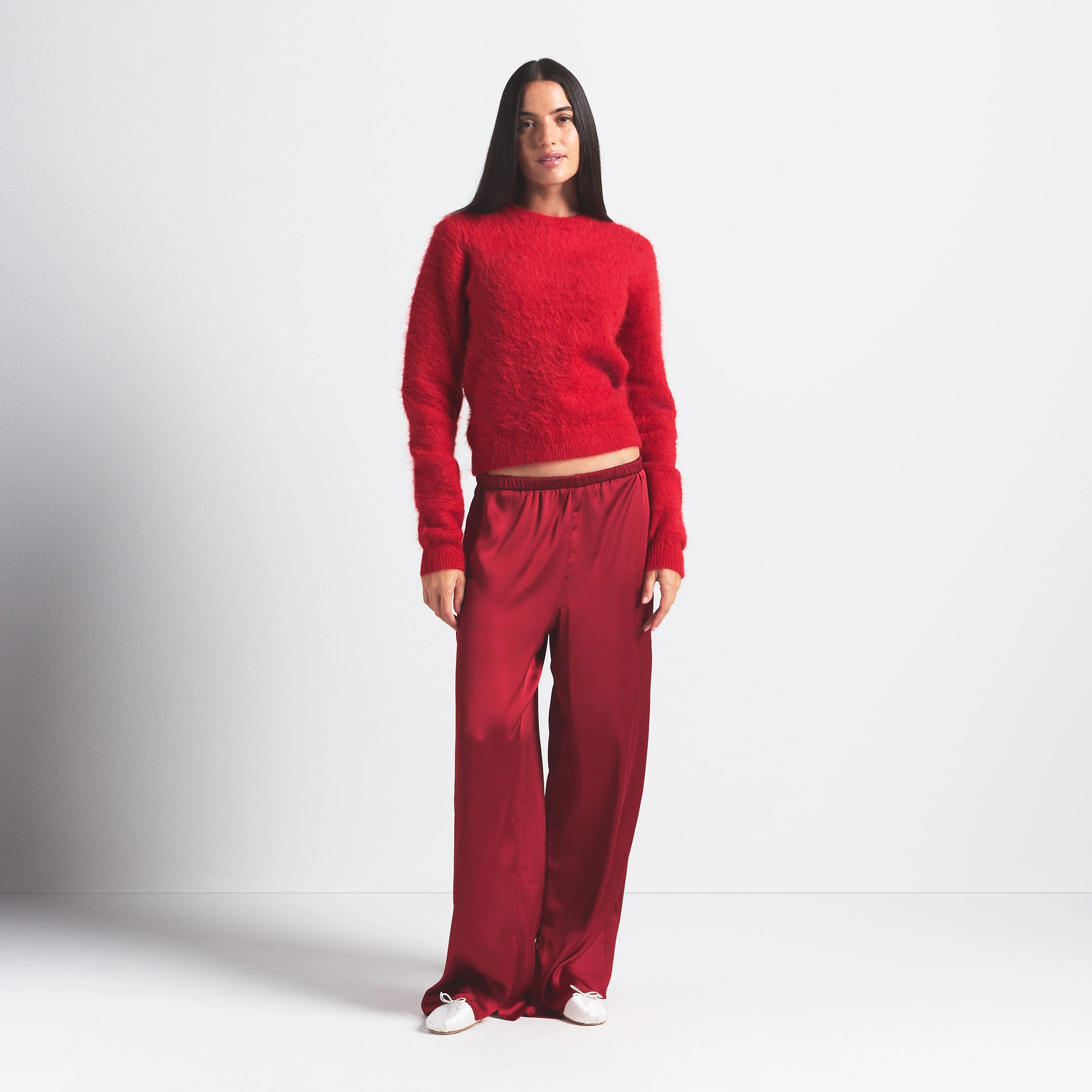 BRUSHED ALPACA CREWNECK SWEATER | CRANBERRY ON A MODEL FRONT VIEW @ | FOCUS: 0.0, 1.0, 0.9