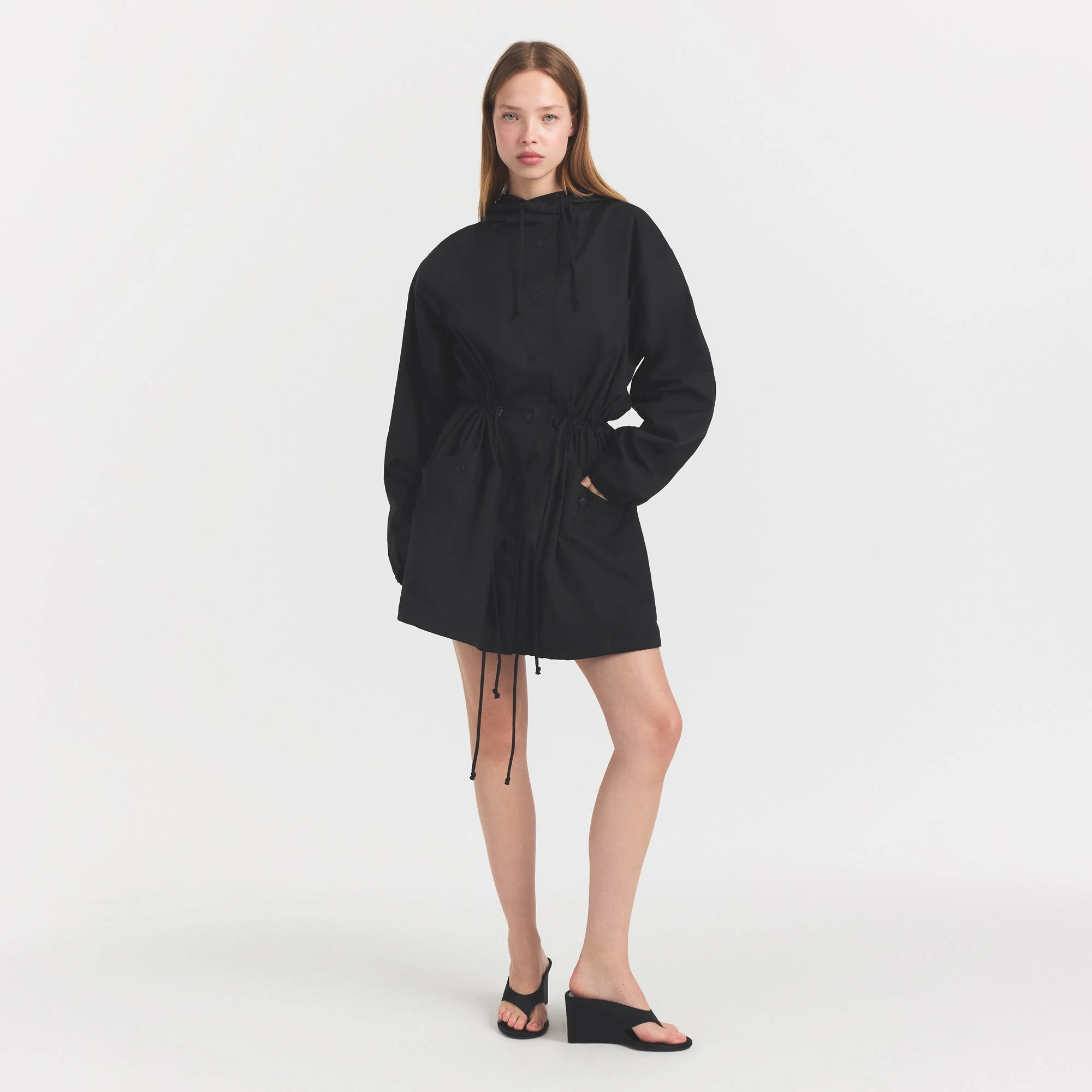 WOVEN COTTON OVERSIZED ANORAK | ONYX ON A MODEL FRONT VIEW @ | FOCUS: 0.0, 1.0, 0.9
